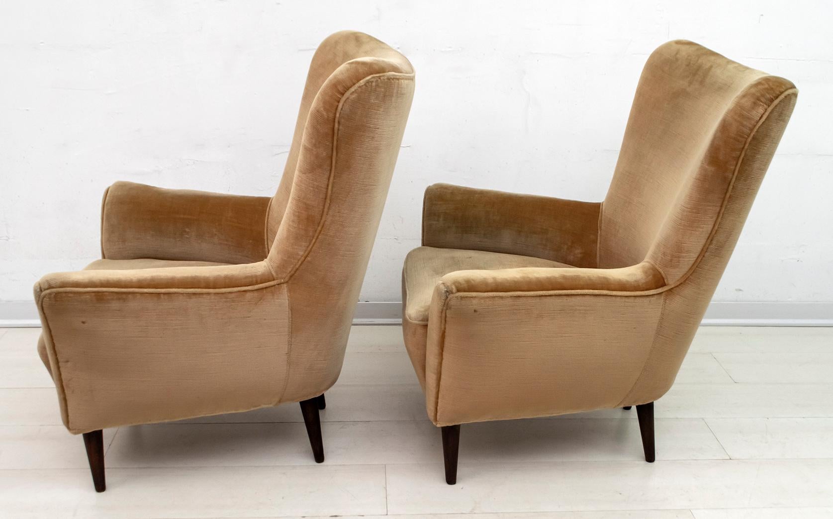 Pair of Gio Ponti Mid-Century Modern Italian Velvet Small Armchairs for ISA 1