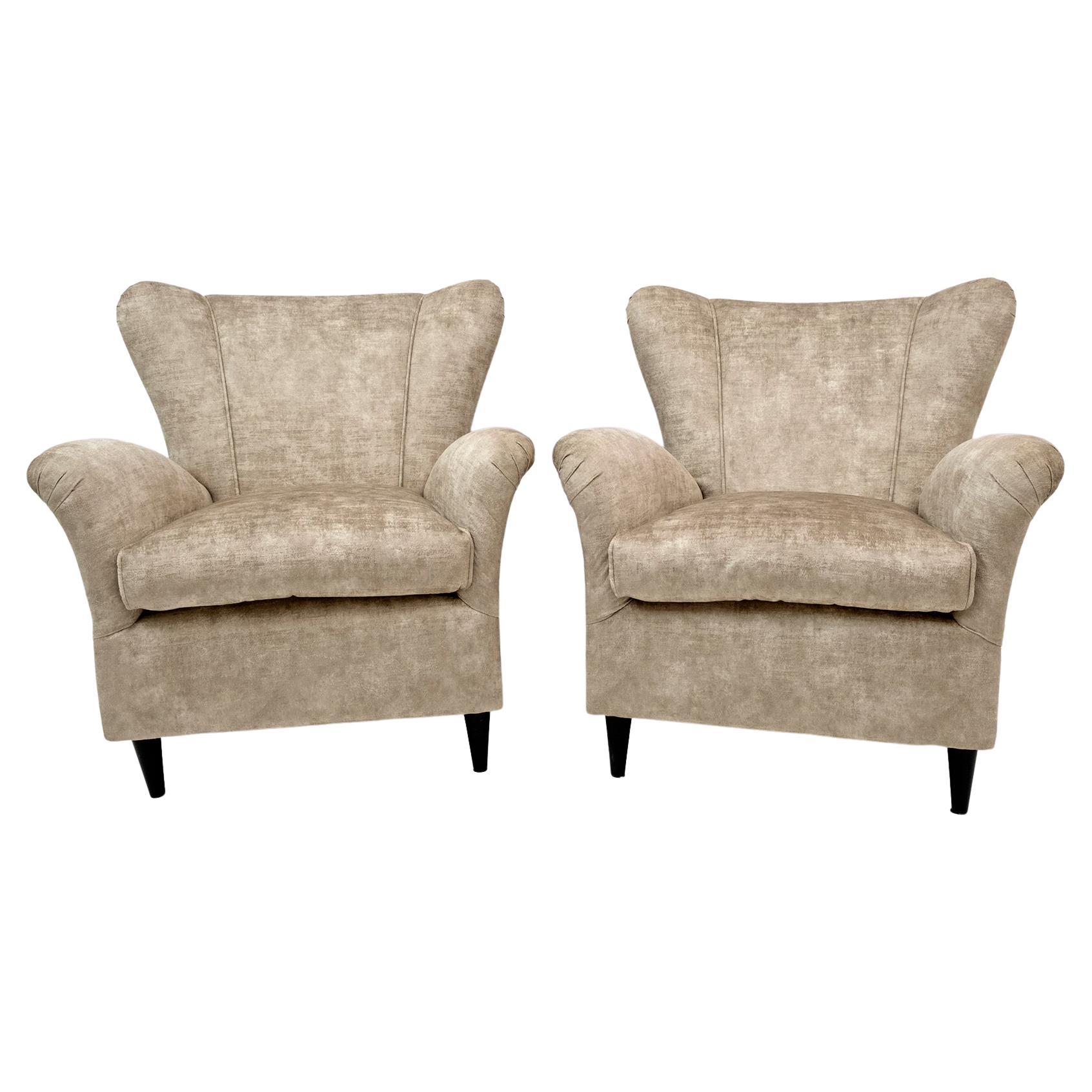 Attributed Gio Ponti Mid-Century Modern Italian Velvet Armchairs for ISA, Pair For Sale