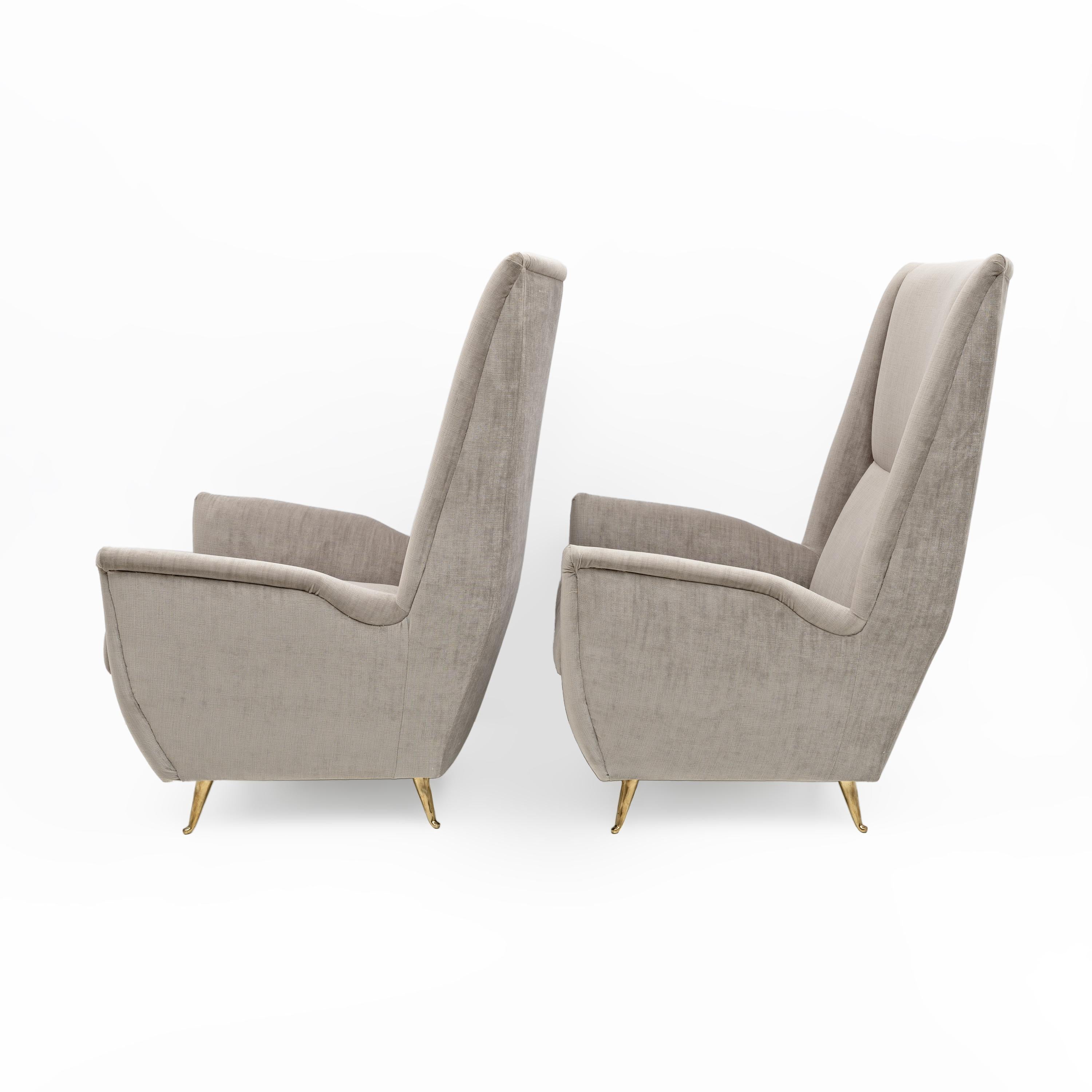 Pair of Gio Ponti Mid-Century Modern Velvet High Back Armchairs by Isa, 1950s For Sale 2