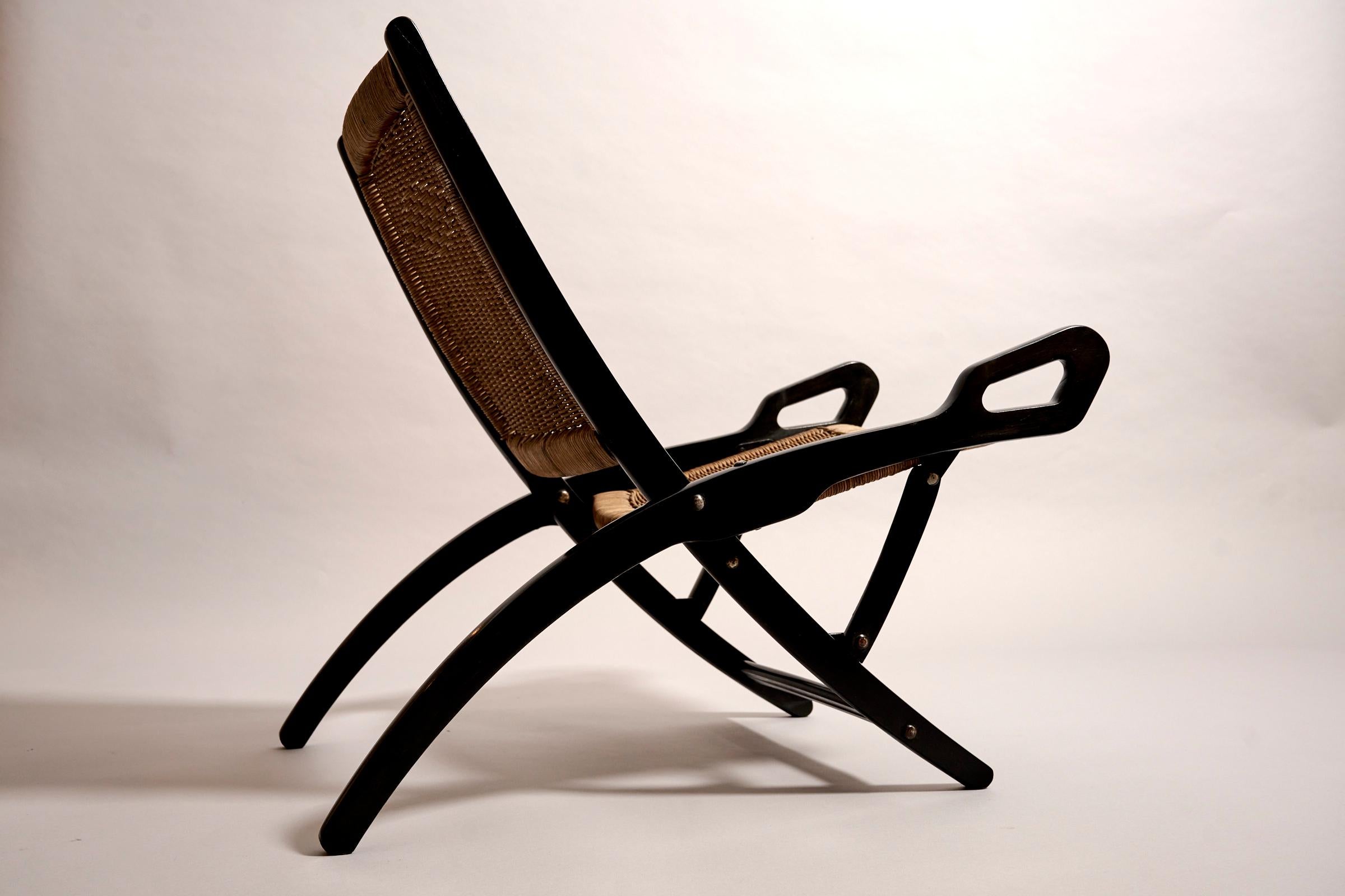 Ebonized Pair of Gio Ponti, 'Ninfea' Folding Rattan Chairs for Fratelli Reguitti, c 1957 For Sale