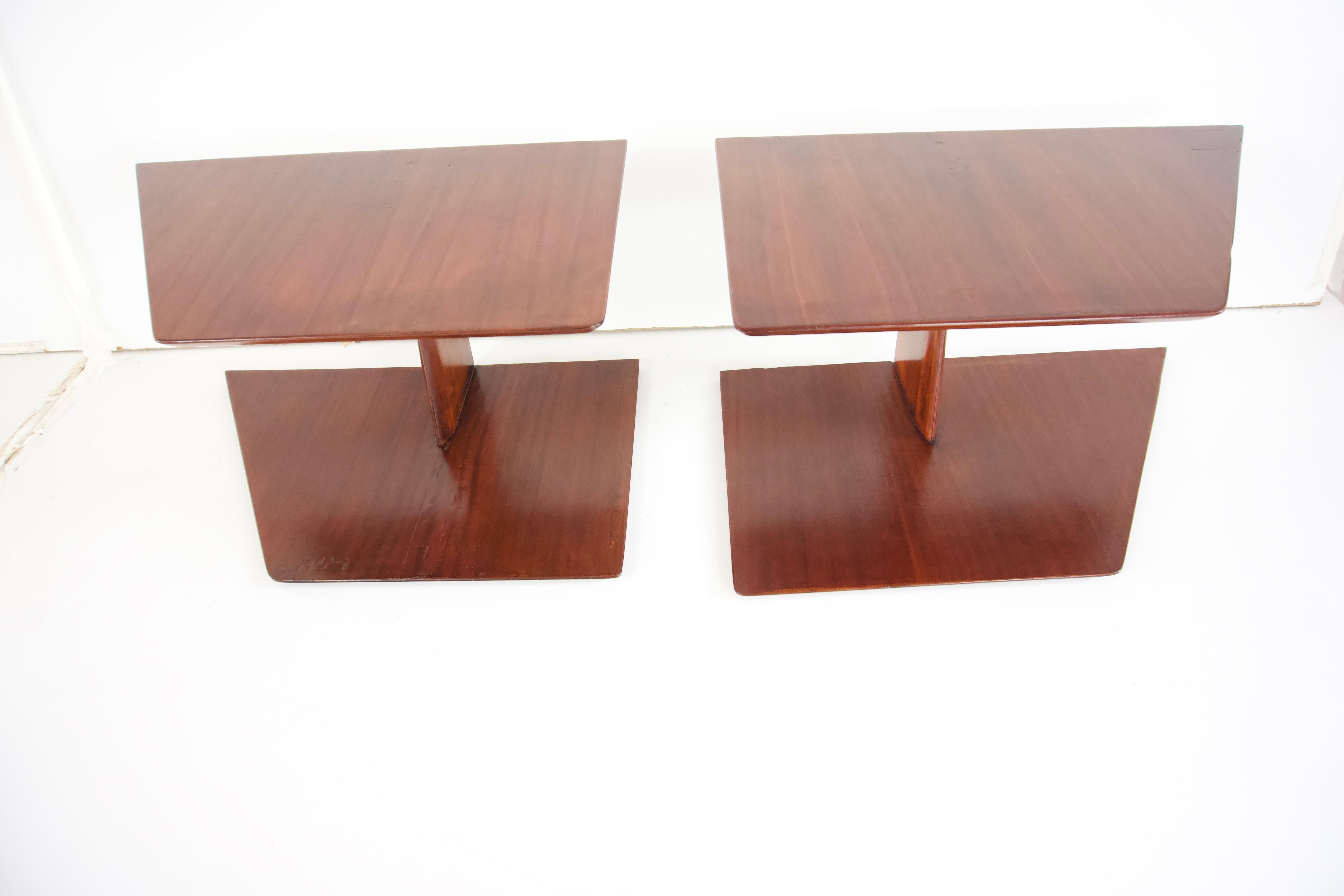 Mid-20th Century pair of GIO PONTI oak hanging nightstand tables, side tables Hotel Royal, 1955 For Sale