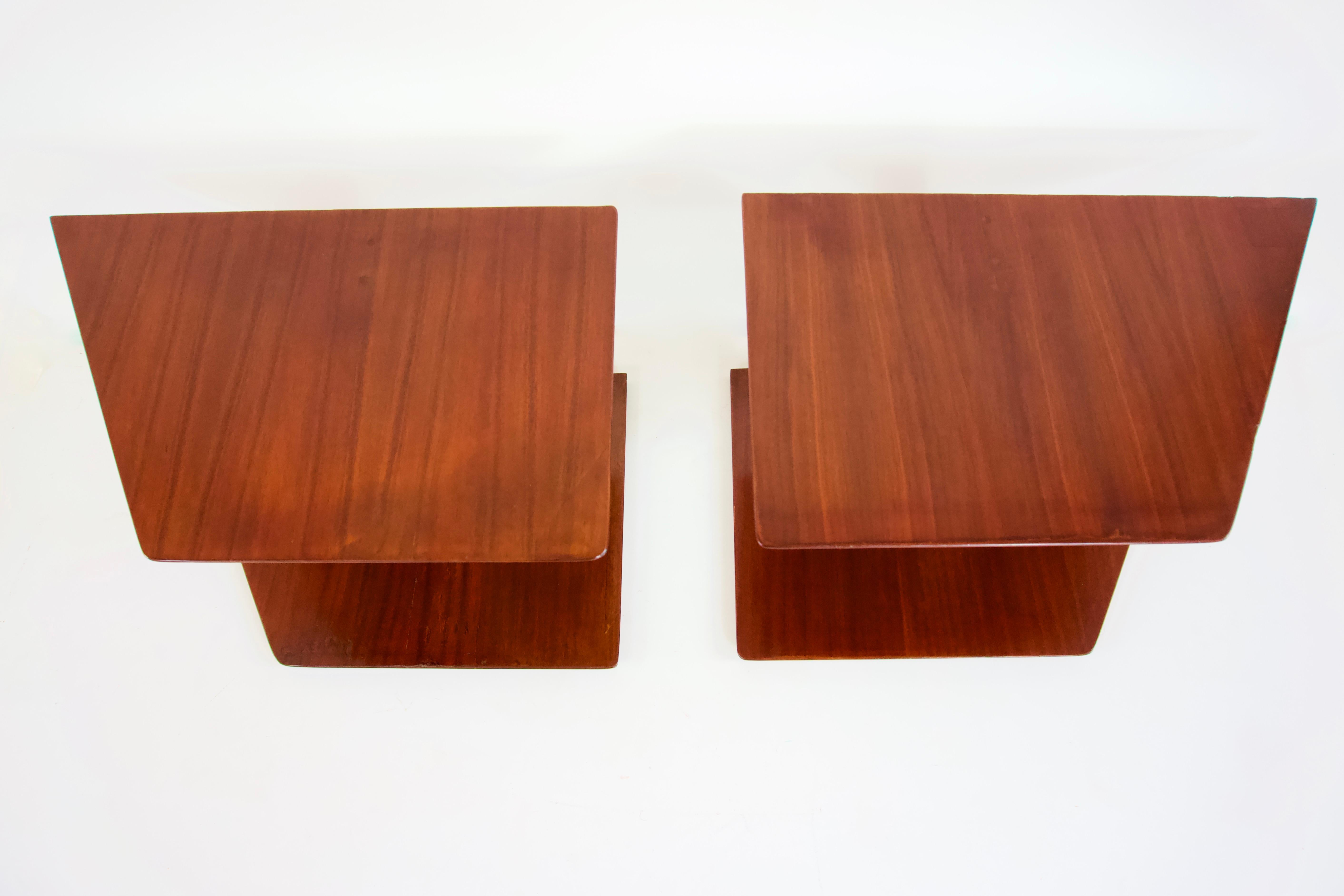 Oak pair of GIO PONTI oak hanging nightstand tables, side tables Hotel Royal, 1955 For Sale