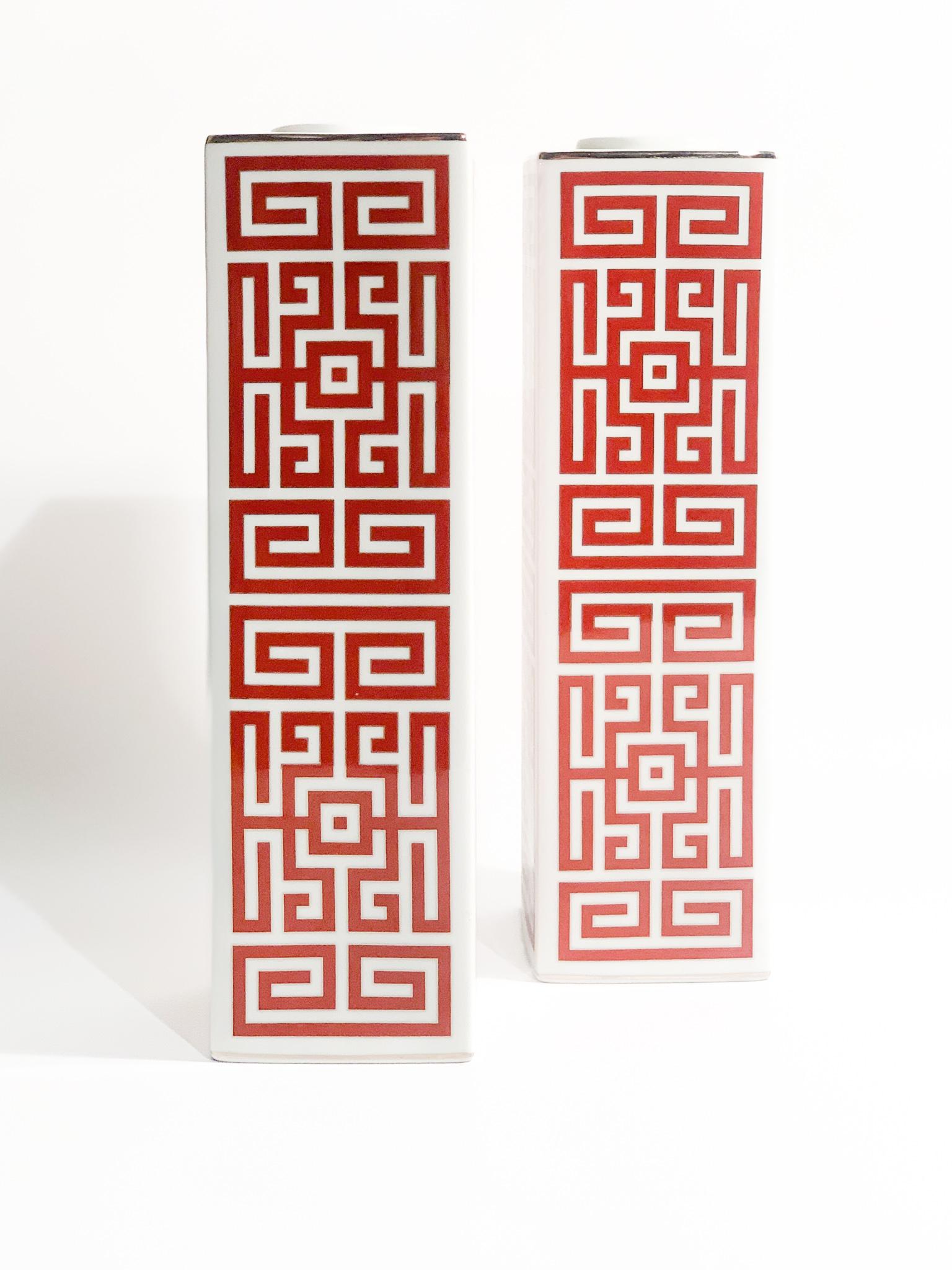 Pair of porcelain vases by Richard Ginori, re-edition of the Labirinto Model designed by Gio Ponti in 1927, scarlet colour. One of the two vases has a slight chip, as shown in the photos. Additional information on request.

Ø cm 9,5 h cm 30

Company