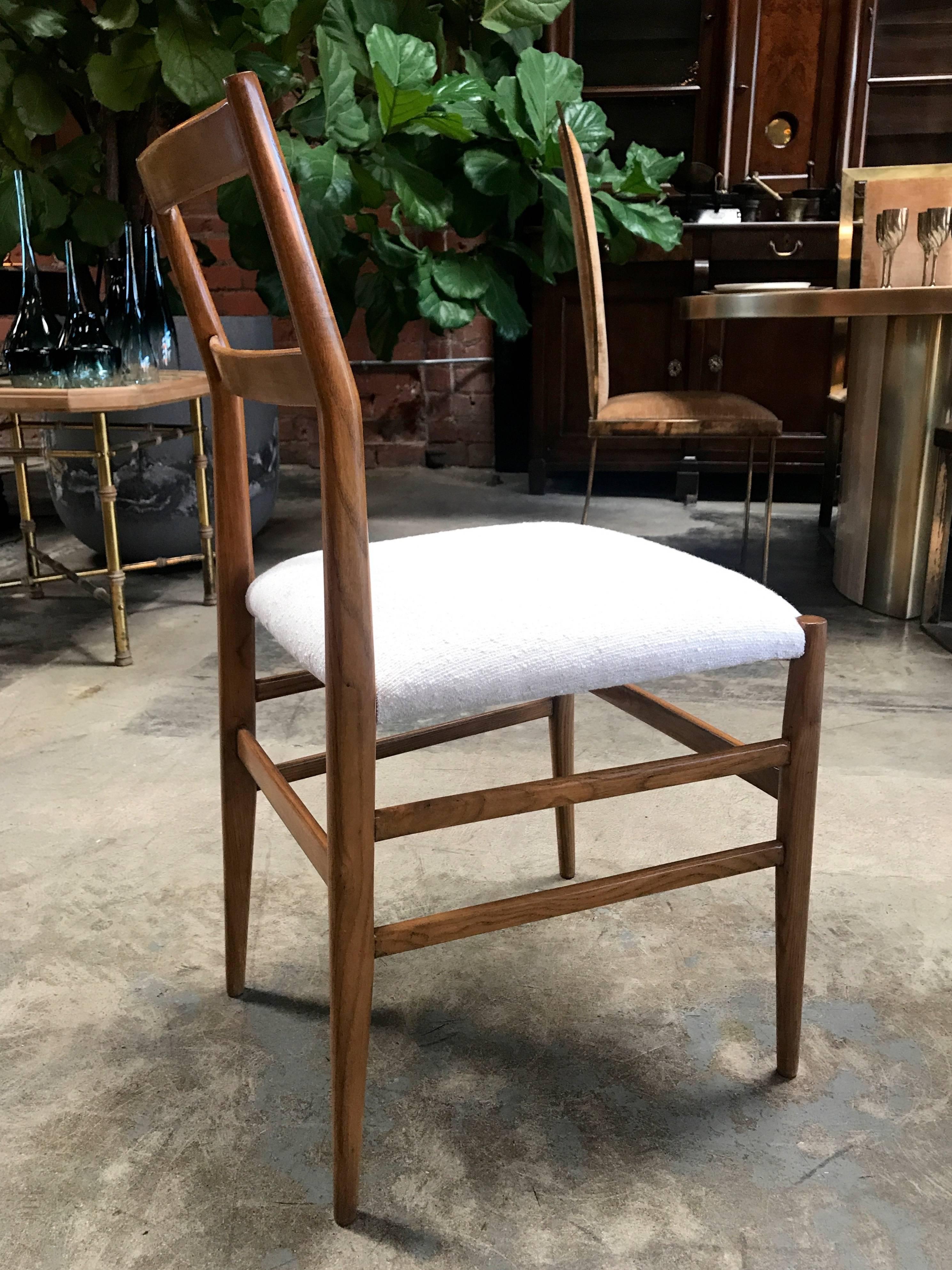 Pair of Gio Ponti Superleggera Dining Chairs In Excellent Condition In Los Angeles, CA