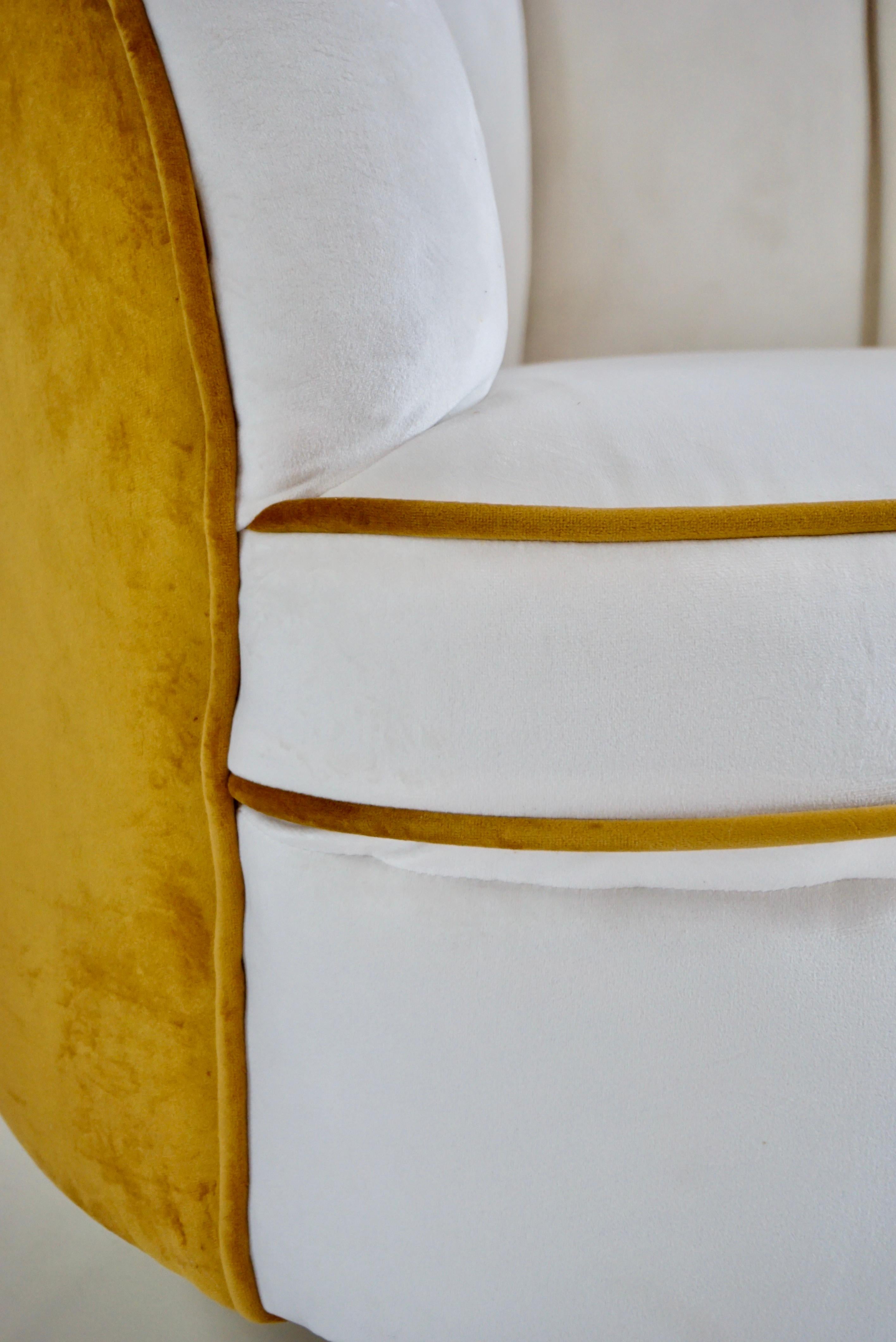 pair of Gio Ponti  velvet bicolor white and yellow armchairs, Casa Giardino 1940 For Sale 6