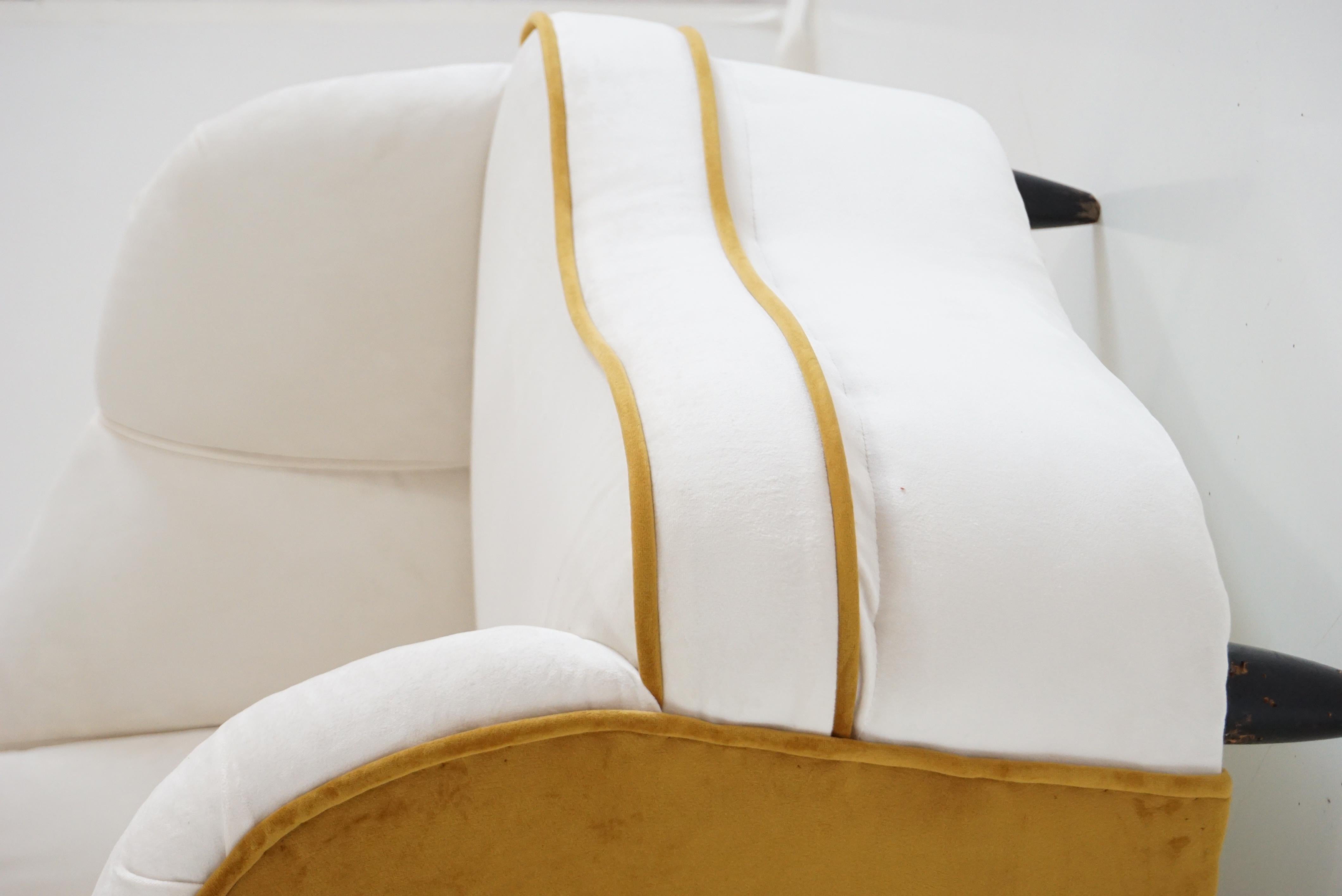 pair of Gio Ponti  velvet bicolor white and yellow armchairs, Casa Giardino 1940 For Sale 7