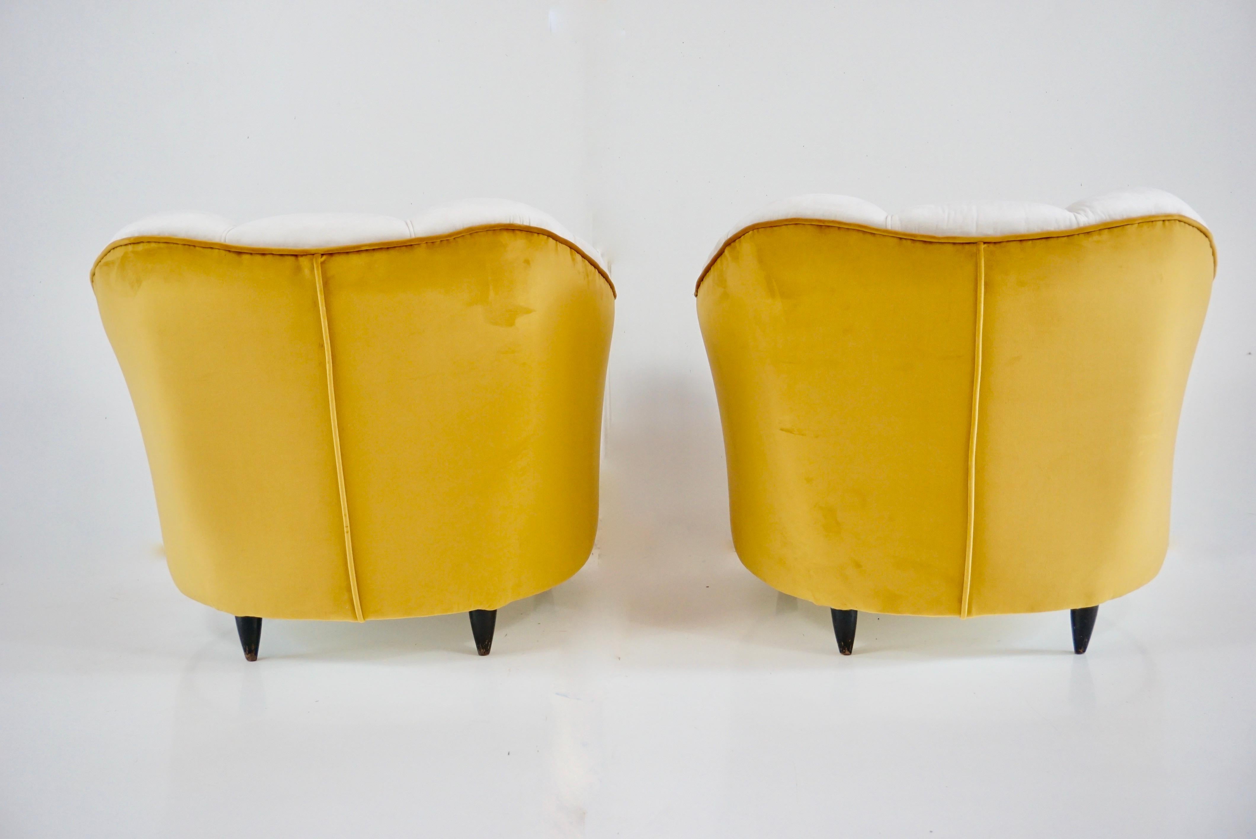 pair of Gio Ponti  velvet bicolor white and yellow armchairs, Casa Giardino 1940 For Sale 12