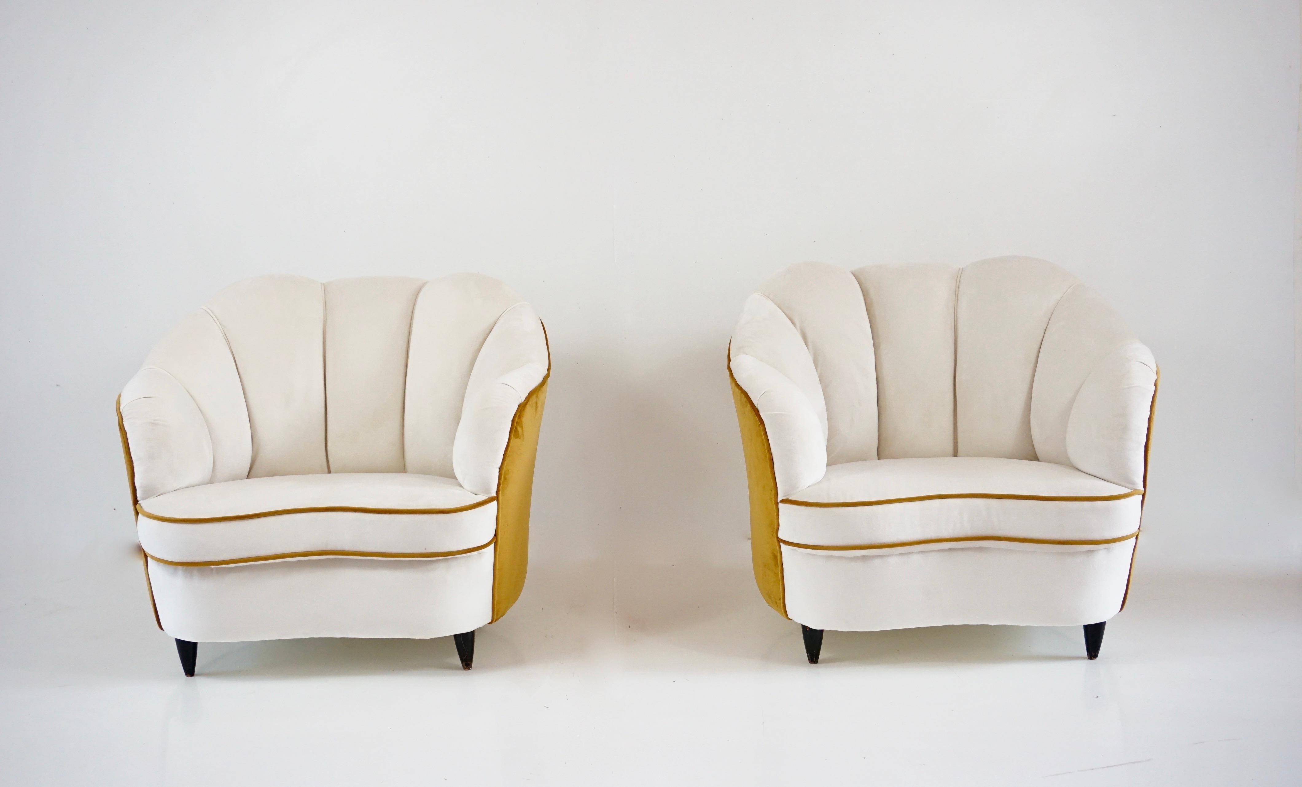 Important and large  pair of armchairs designed by Gio Ponti, 1940's
 production 