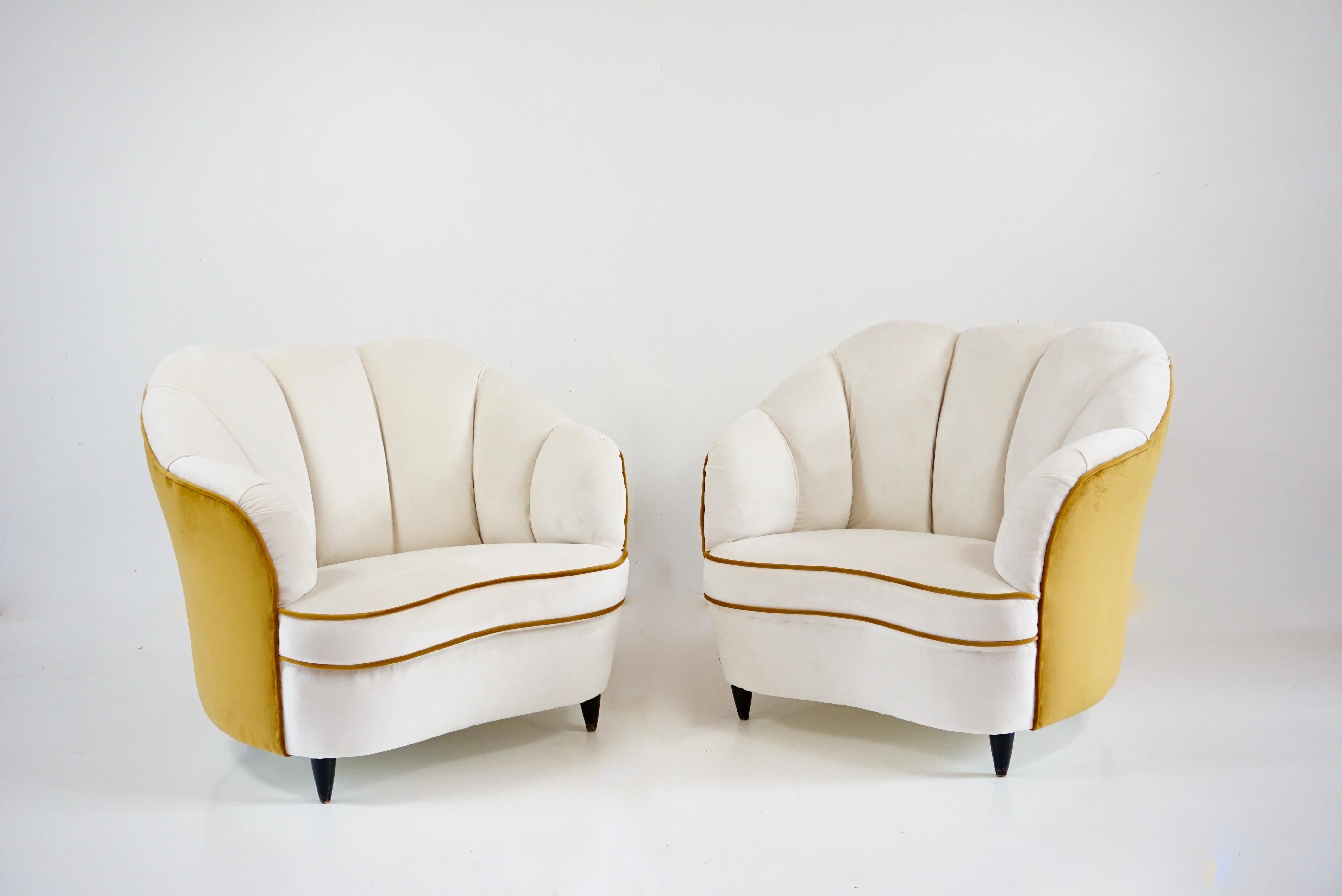 Mid-20th Century pair of Gio Ponti  velvet bicolor white and yellow armchairs, Casa Giardino 1940 For Sale