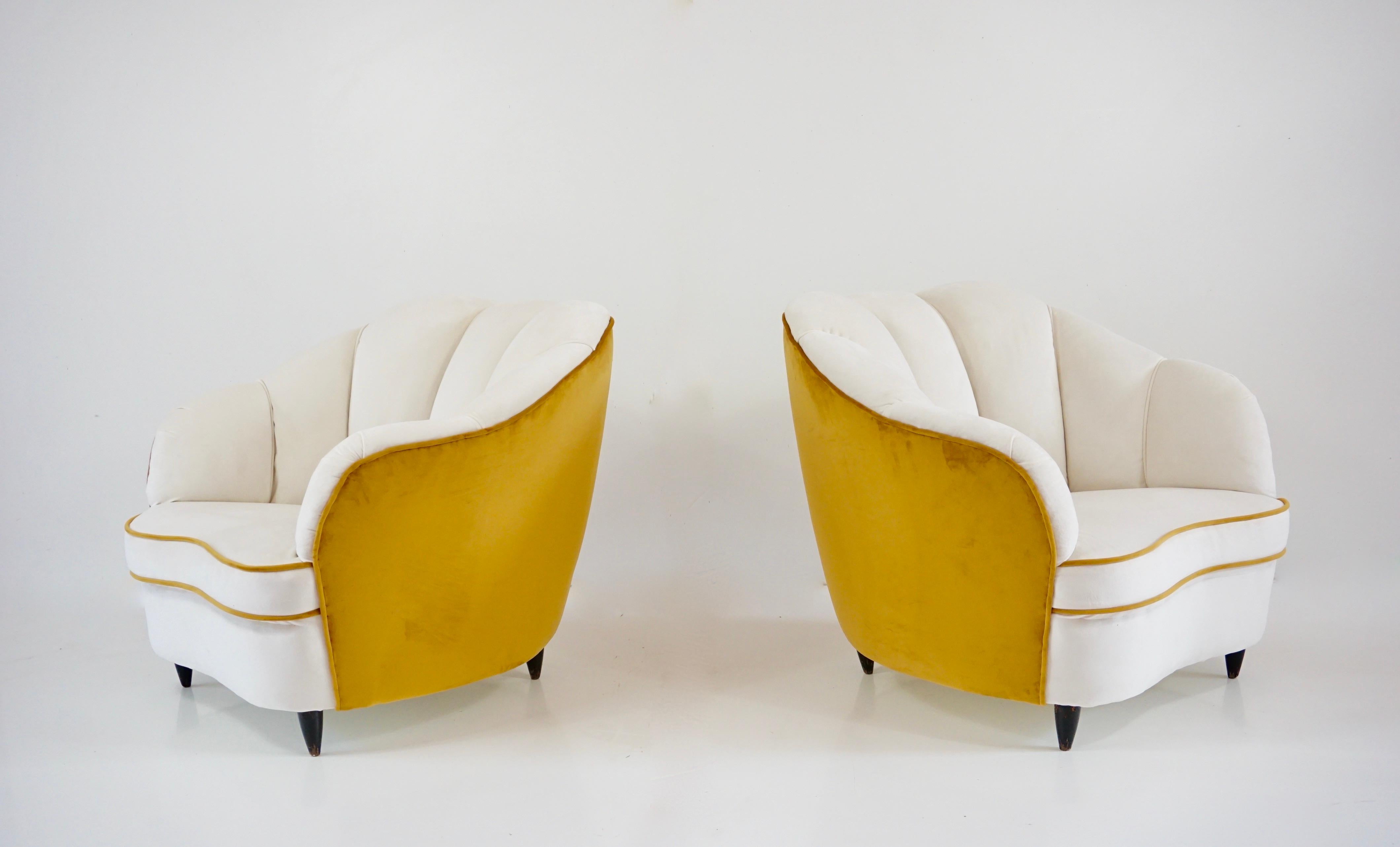 Velvet pair of Gio Ponti  velvet bicolor white and yellow armchairs, Casa Giardino 1940 For Sale