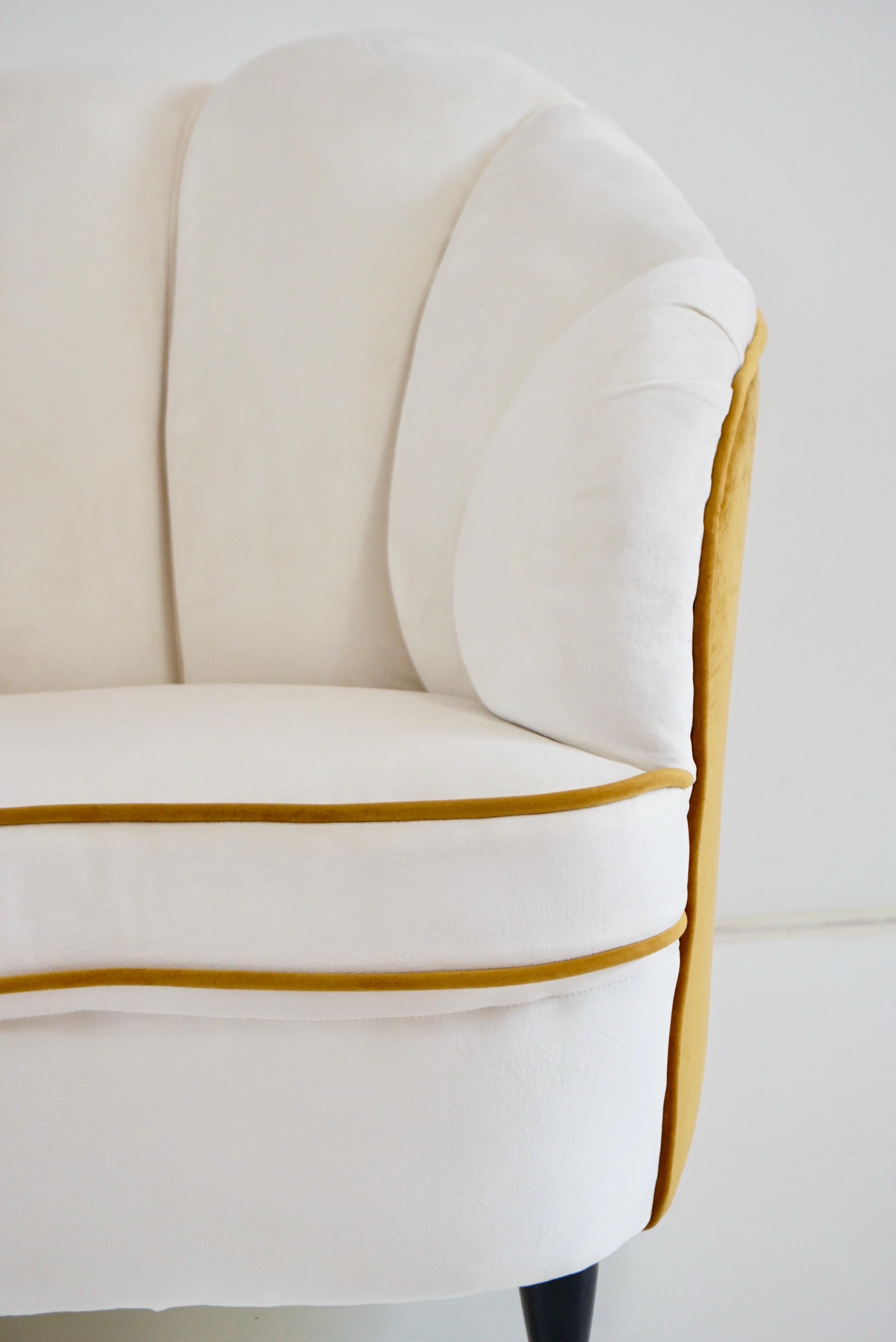 pair of Gio Ponti  velvet bicolor white and yellow armchairs, Casa Giardino 1940 For Sale 2
