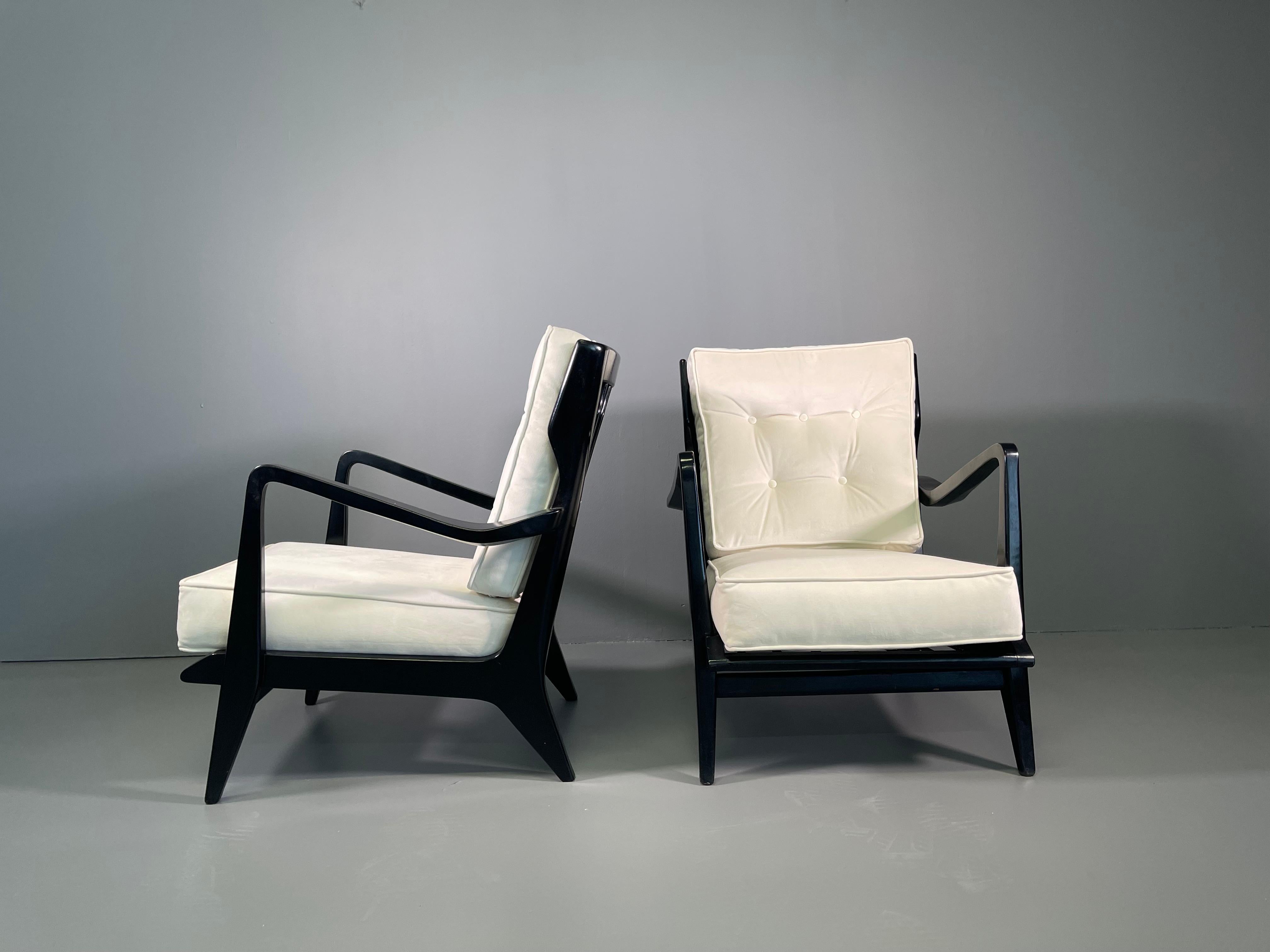 Pair of Gio Ponti Walnut Ebonized Chairs Model No 516 for Cassina, 1950s 4