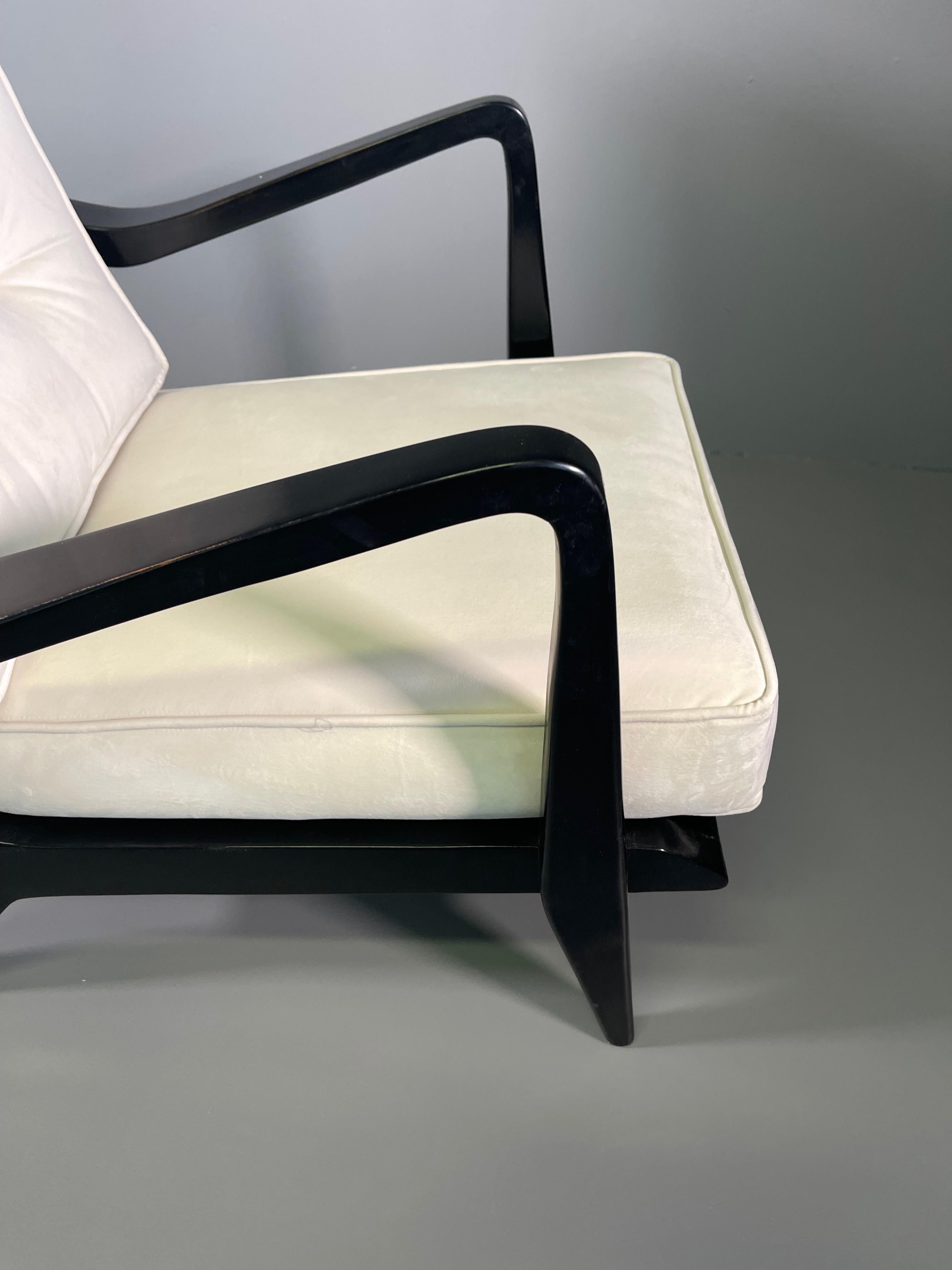 Pair of Gio Ponti Walnut Ebonized Chairs Model No 516 for Cassina, 1950s 13