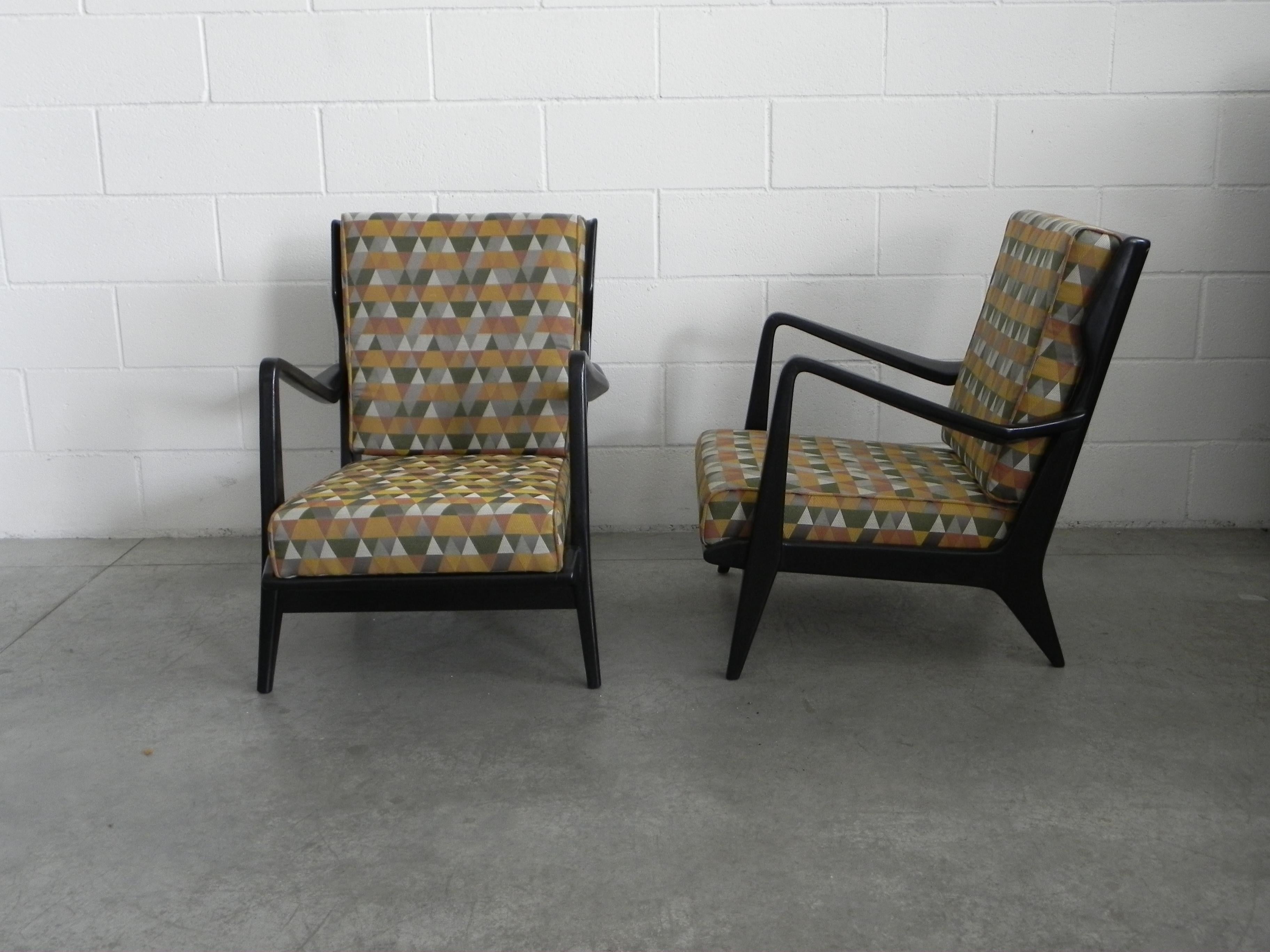Italian Pair of Gio Ponti Walnut Ebonized Chairs Model No 516 for Cassina, 1950s