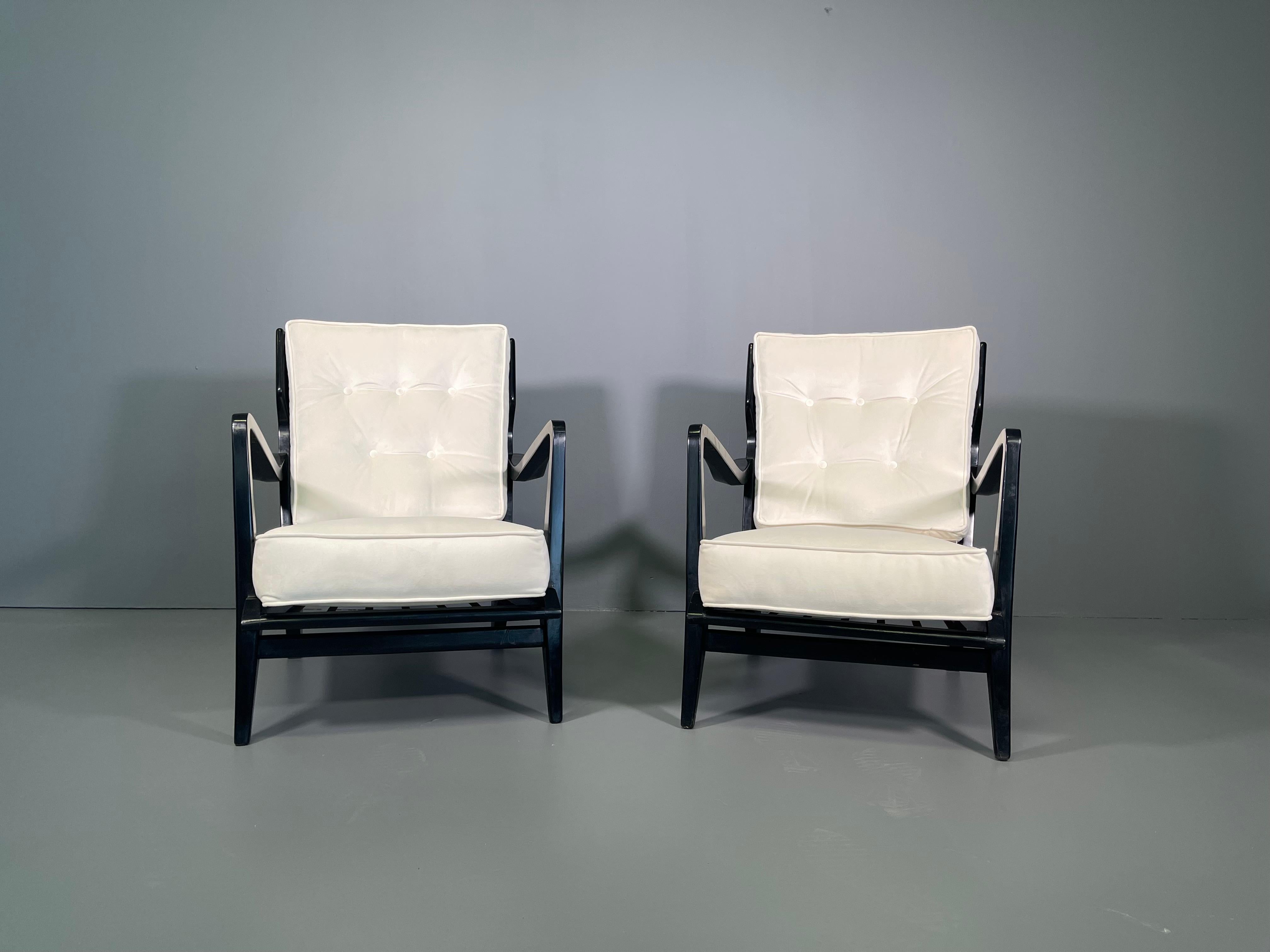 Italian Pair of Gio Ponti Walnut Ebonized Chairs Model No 516 for Cassina, 1950s