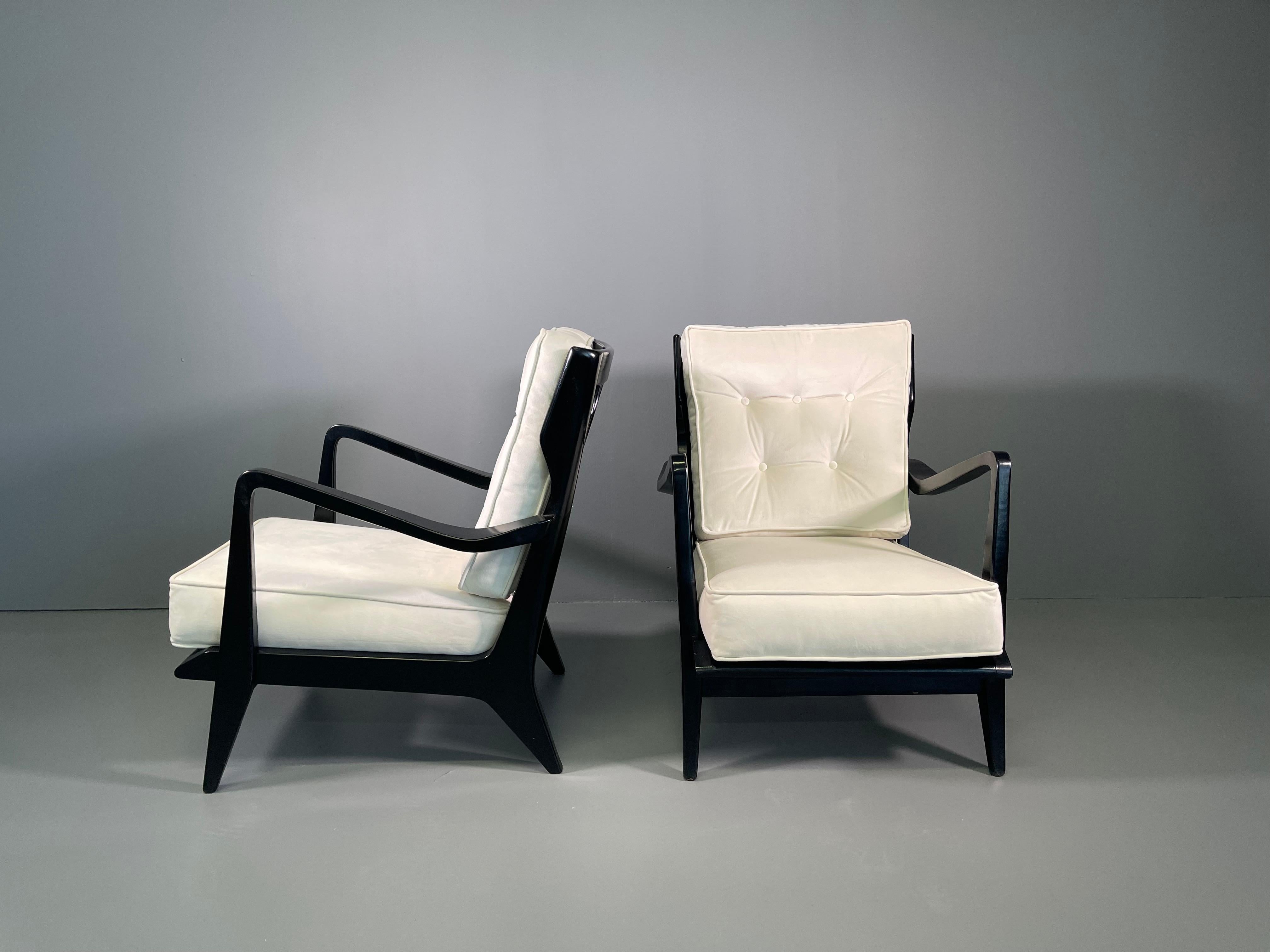Pair of Gio Ponti Walnut Ebonized Chairs Model No 516 for Cassina, 1950s 3
