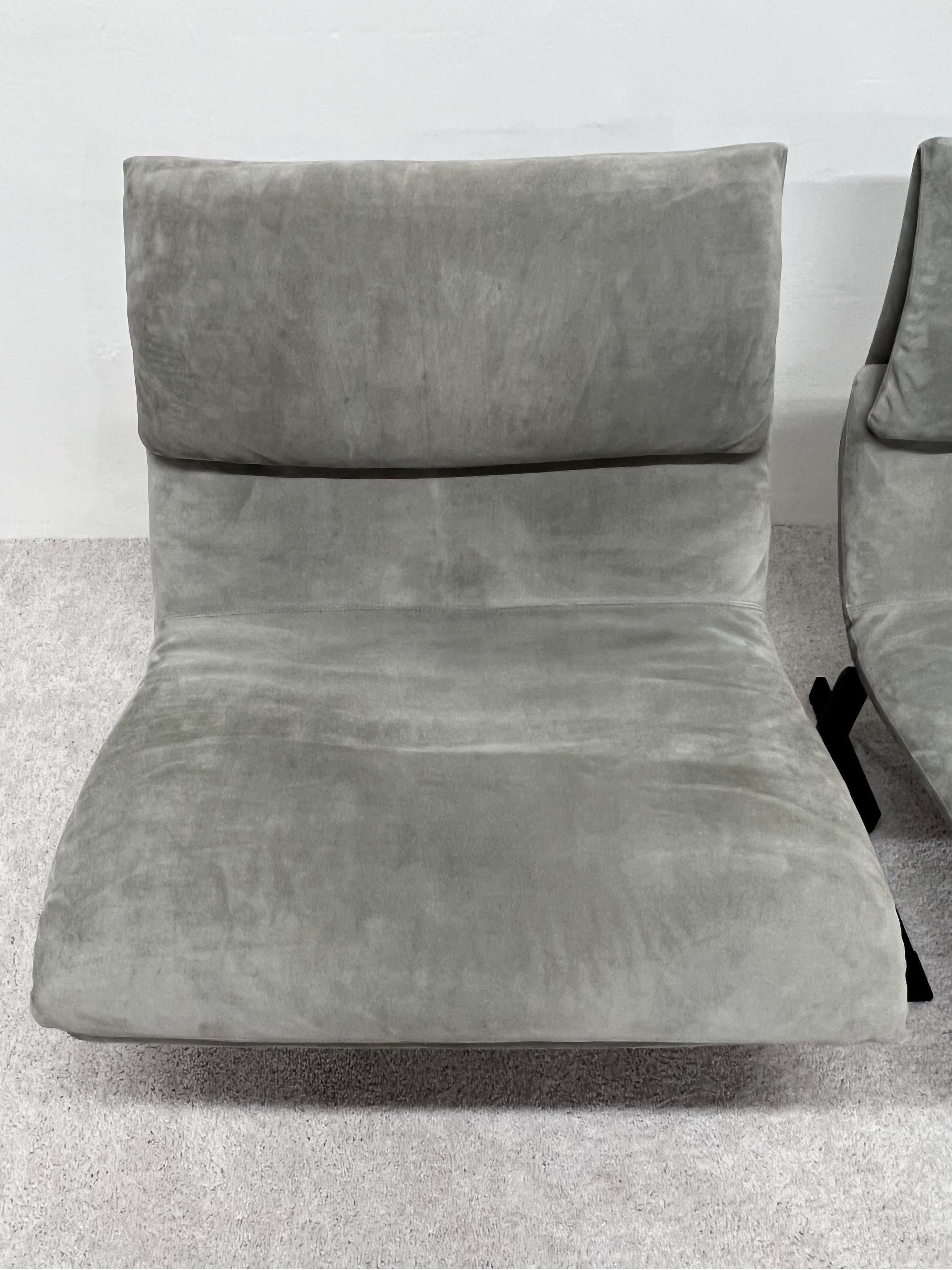 20th Century Pair of Giovanni Offredi Suede Onda Wave Lounge Chairs for Saporiti