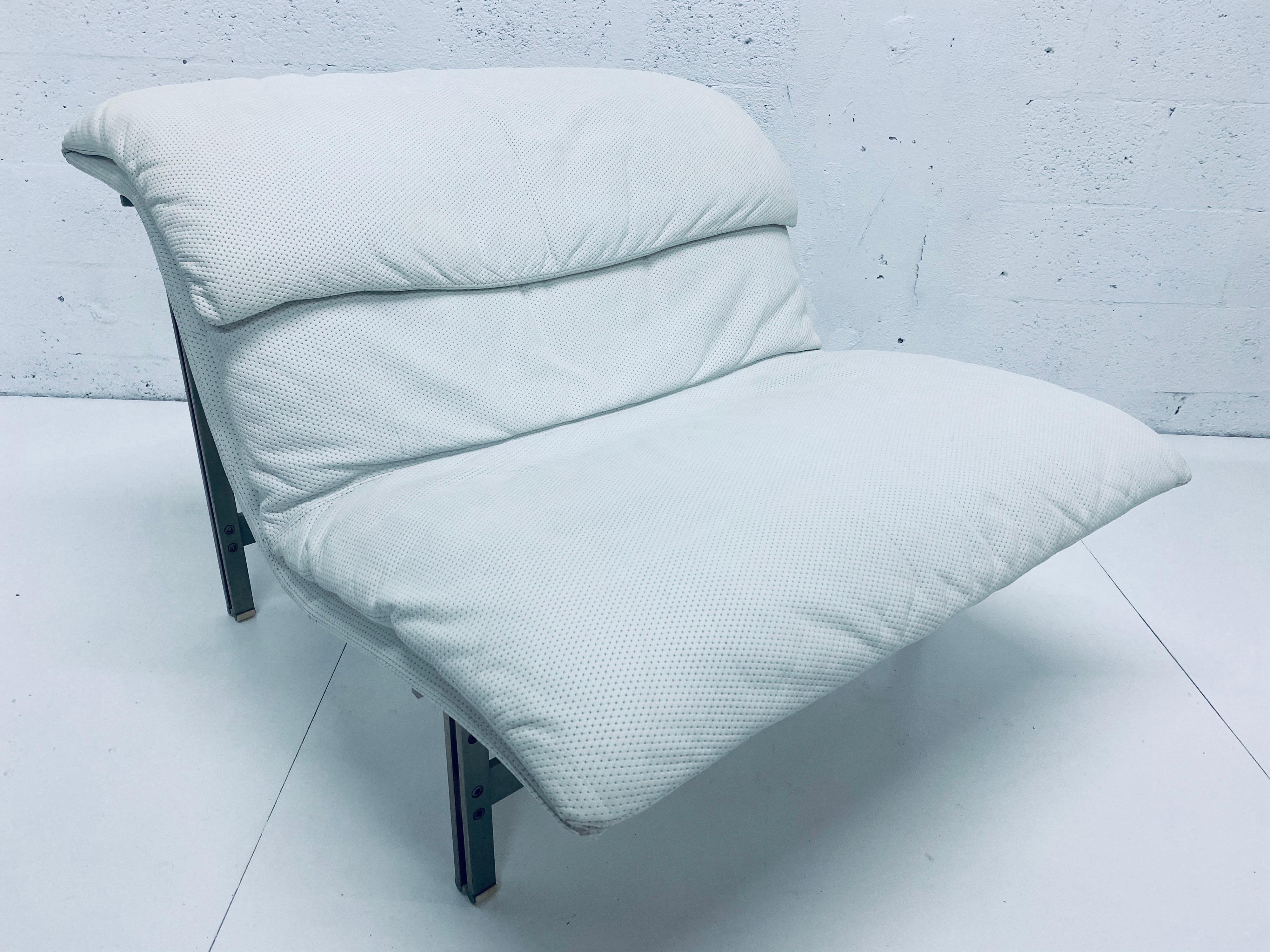 Steel Pair of Giovanni Offredi White Leather Onda Wave Lounge Chairs for Saporiti