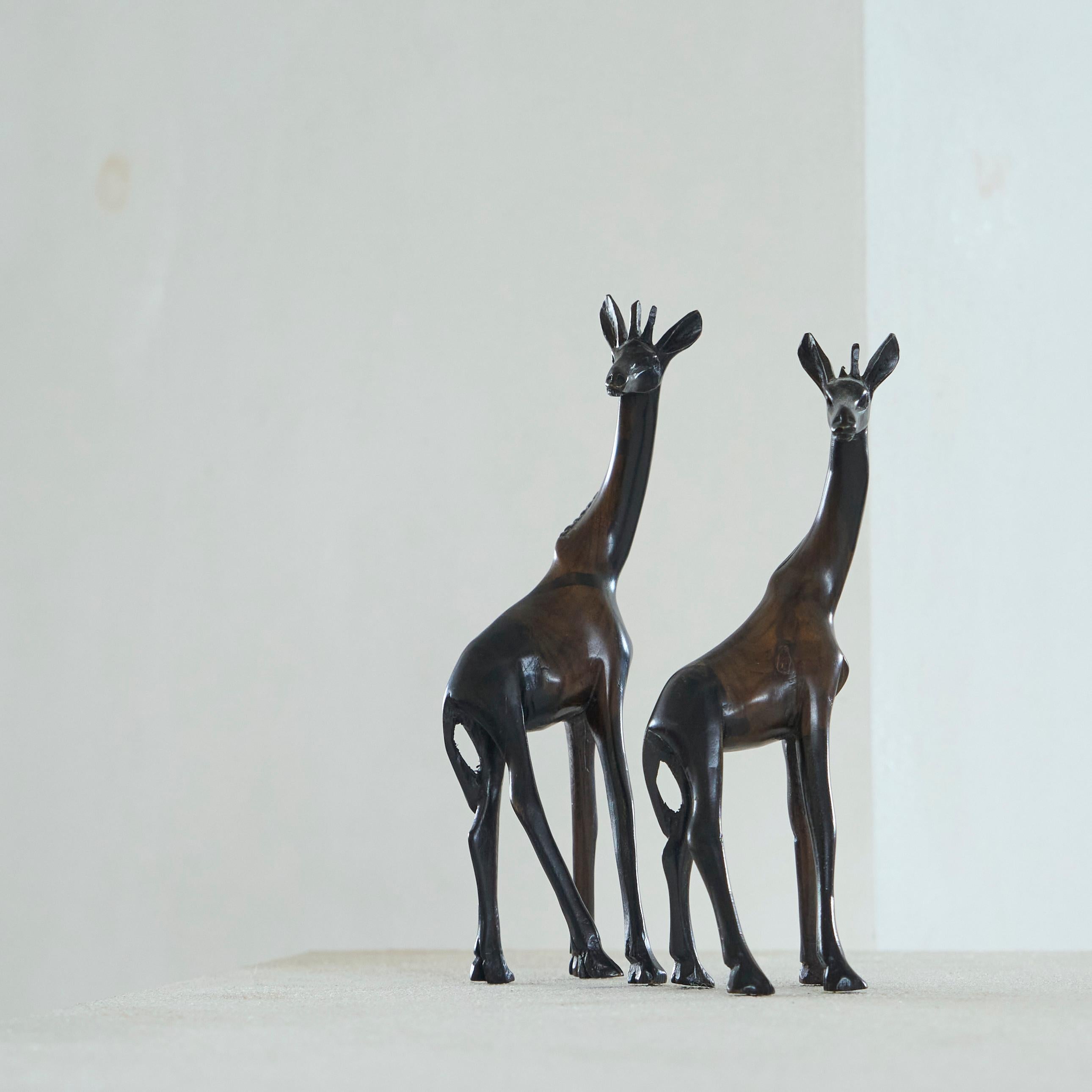 Paar Giraffenskulpturen aus Coromandel Wood 1930er Jahre (Art déco) im Angebot