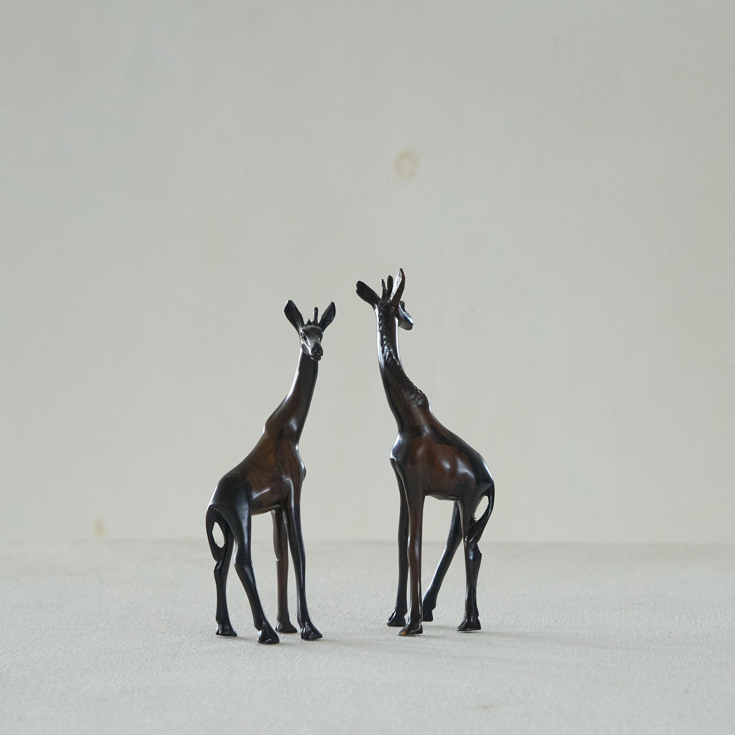 Paar Giraffenskulpturen aus Coromandel Wood 1930er Jahre im Angebot 1