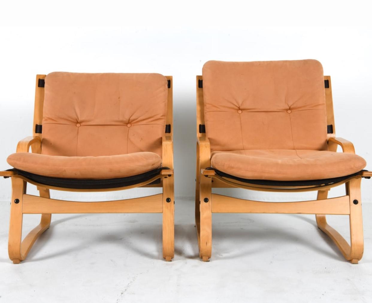 Fin du 20e siècle Paire de  Giske Carlsen For Kleppe, Suède/NuBuck  Fauteuils de salon en vente