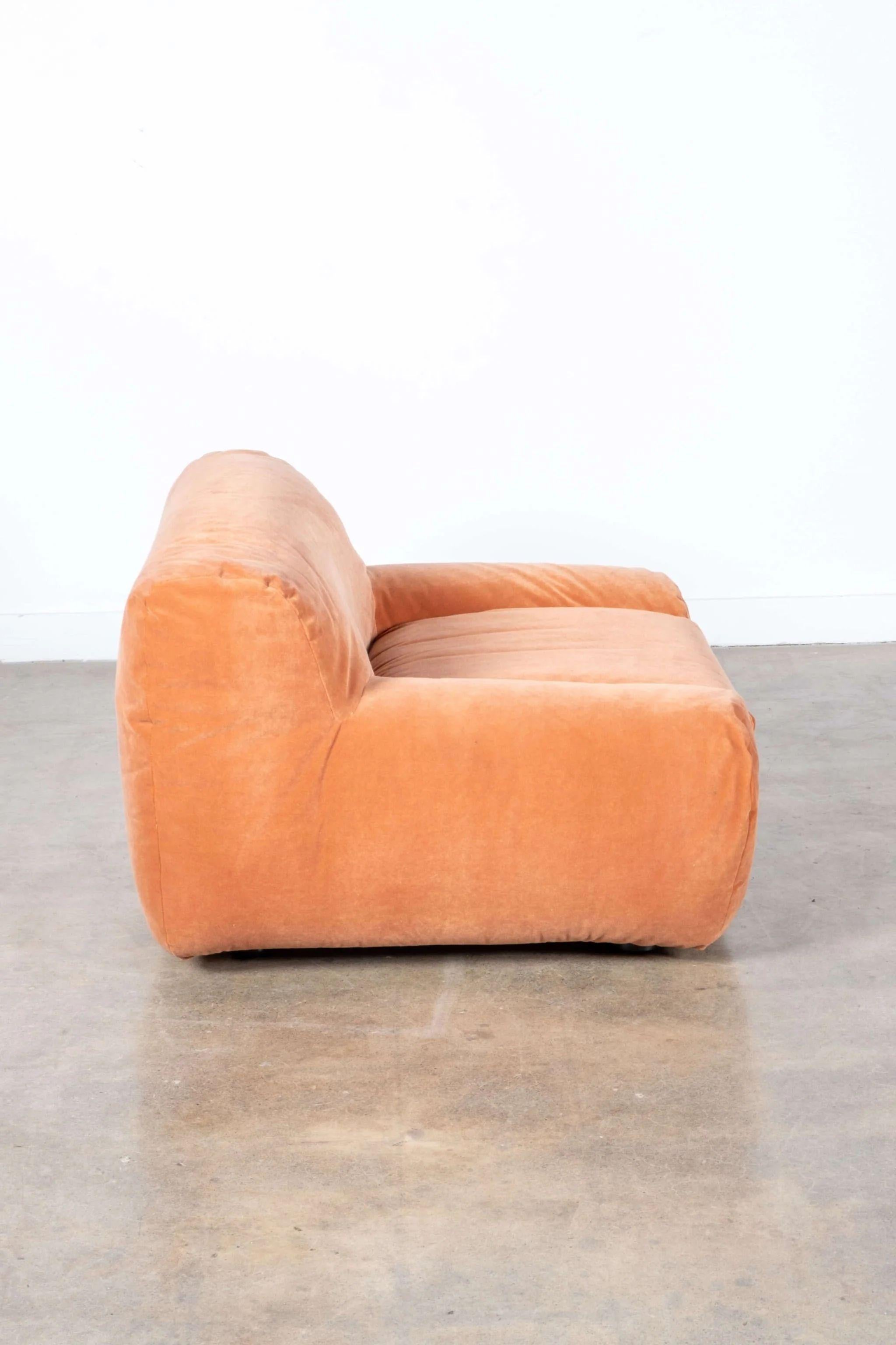 Velours Paire de chaises Giubba de Marcello Cuneo en vente