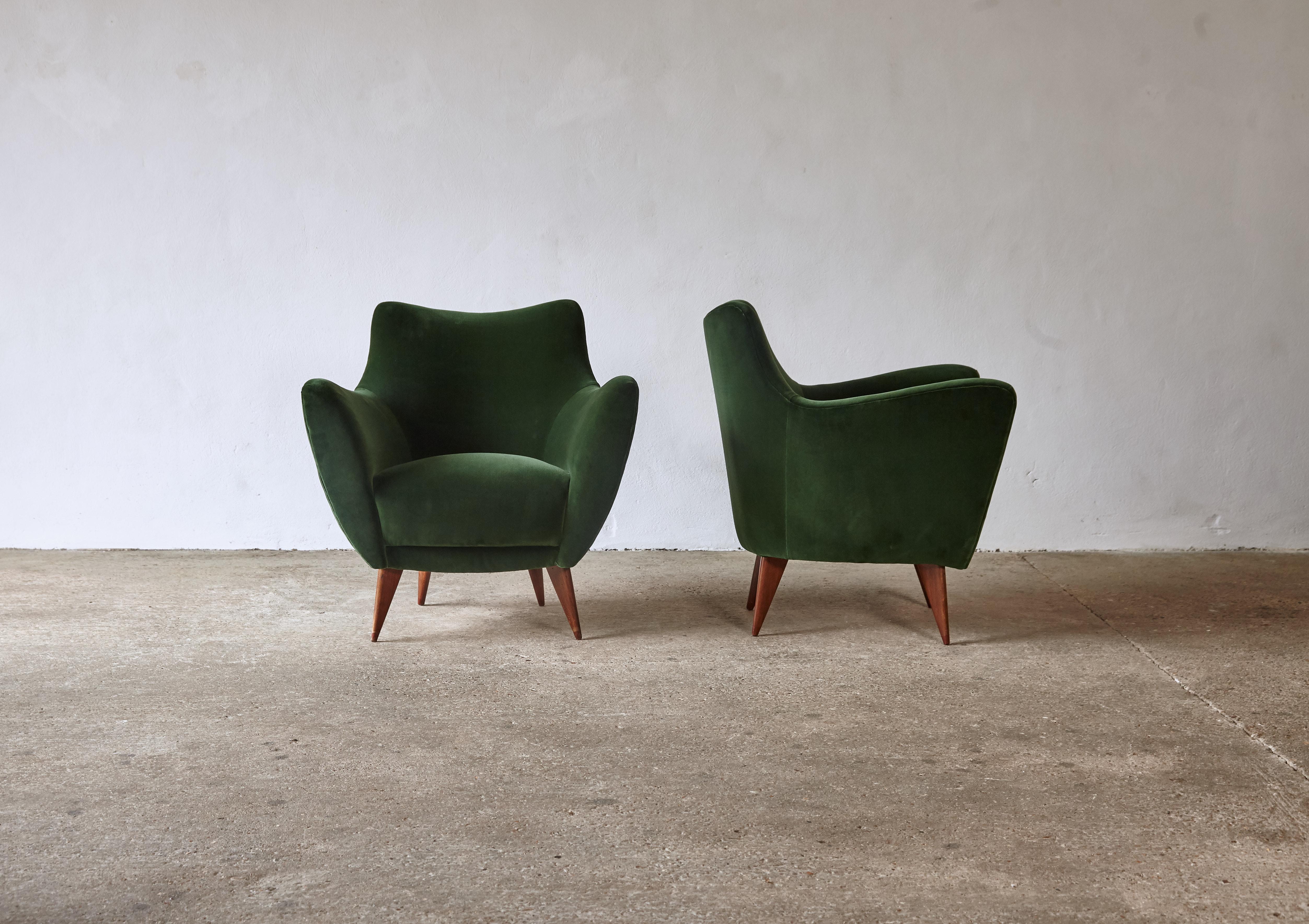 Italian Pair of Giulia Veronesi Perla Chairs, ISA Bergamo, Italy, 1950s