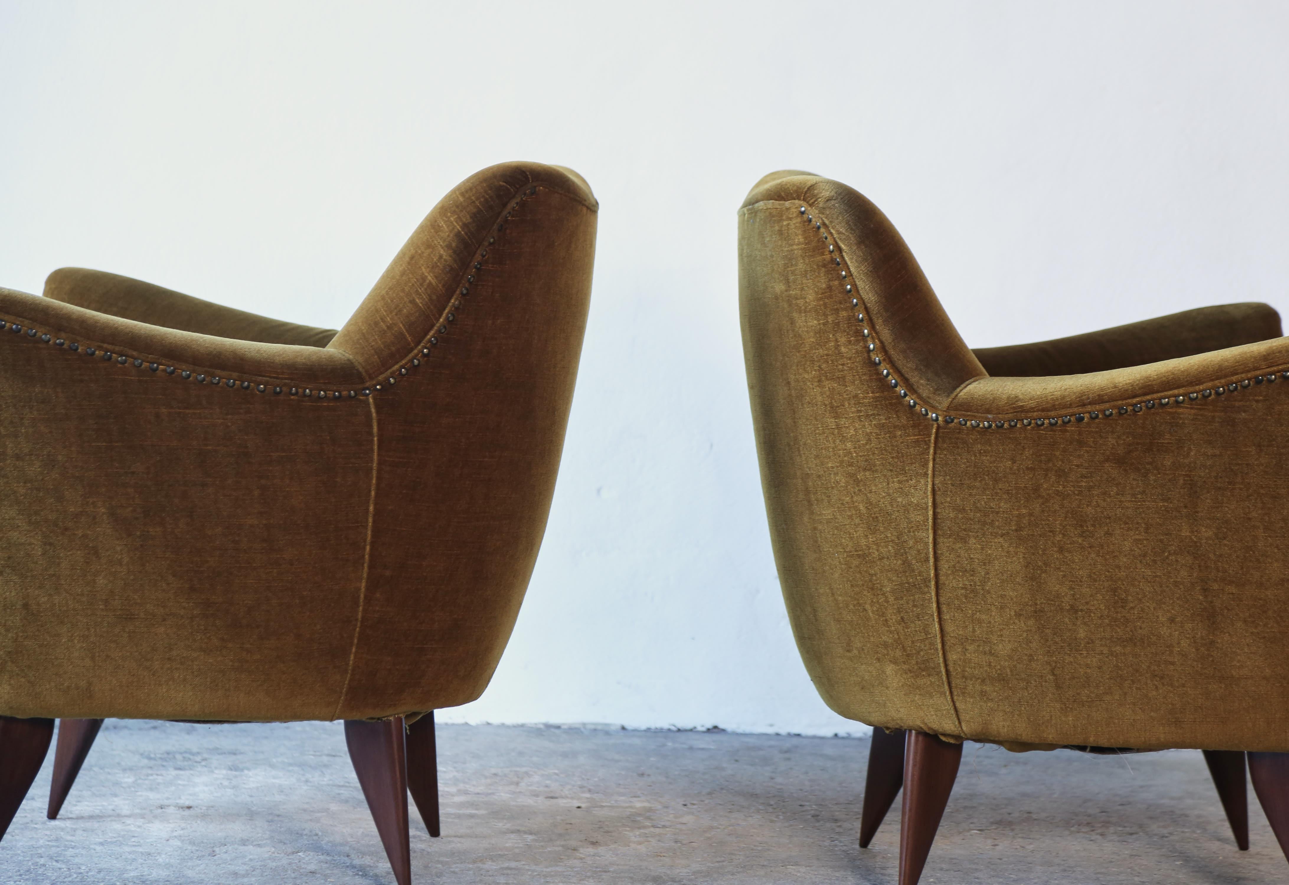 Italian Pair of Giulia Veronesi Perla Chairs, ISA Bergamo, Italy, 1950s For Sale
