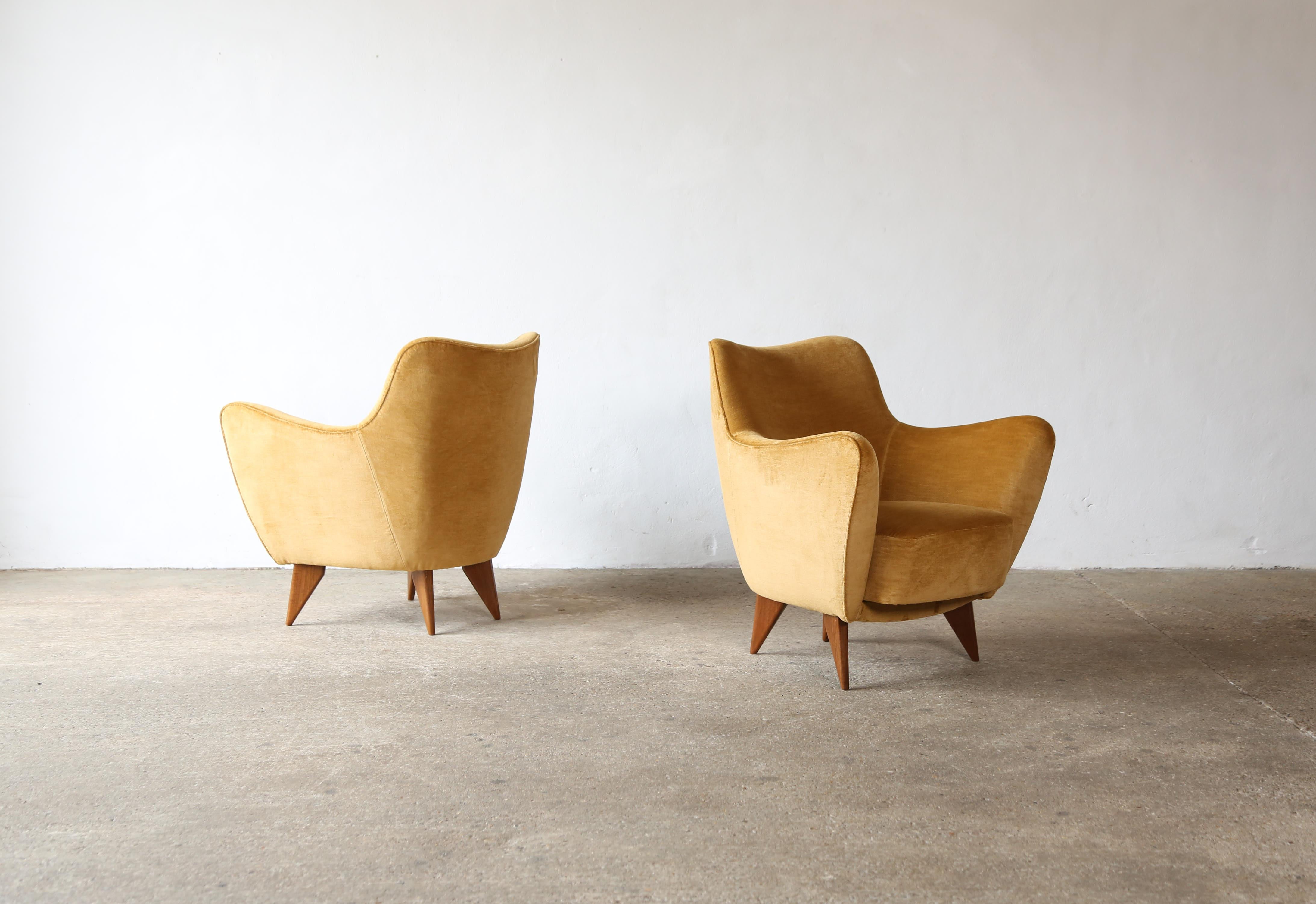 Mid-Century Modern Pair of Giulia Veronesi Perla Chairs, Yellow Velvet, ISA Bergamo, Italy, 1950s For Sale
