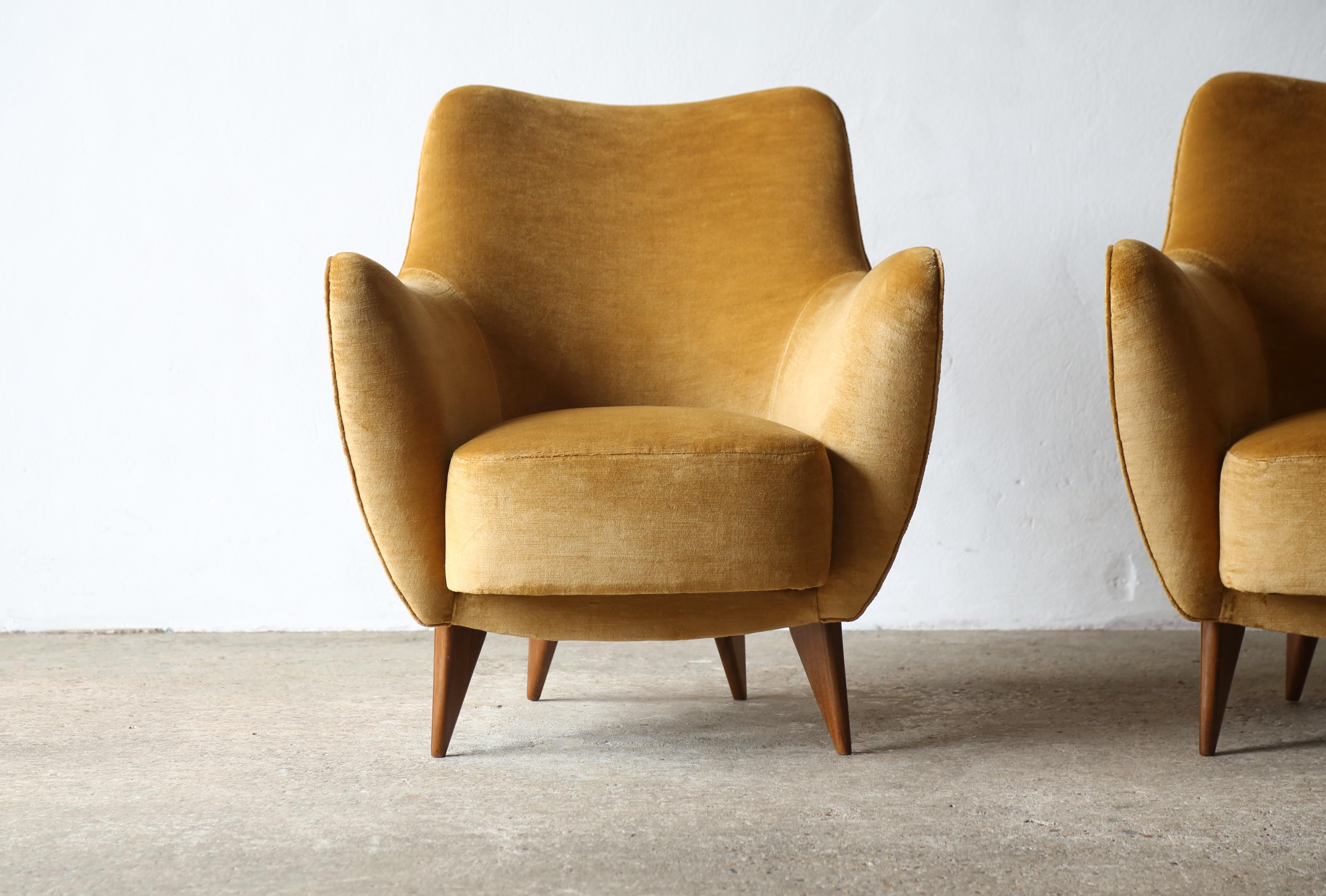 Pair of Giulia Veronesi Perla Chairs, Yellow Velvet, ISA Bergamo, Italy, 1950s In Good Condition For Sale In London, GB
