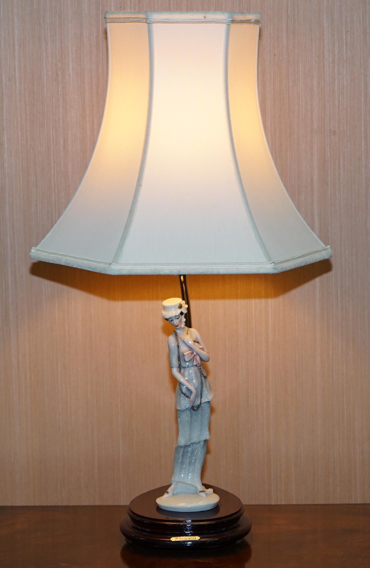 Hand-Crafted Pair of Giuseppe Armani Florence Porcelain China 1997 Stamped Table Lamps Ladies