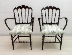 Ein Paar italienische Chiavari-Sessel von Giuseppe Gaetano Descalzi aus der Jahrhundertmitte, 1950er Jahre
