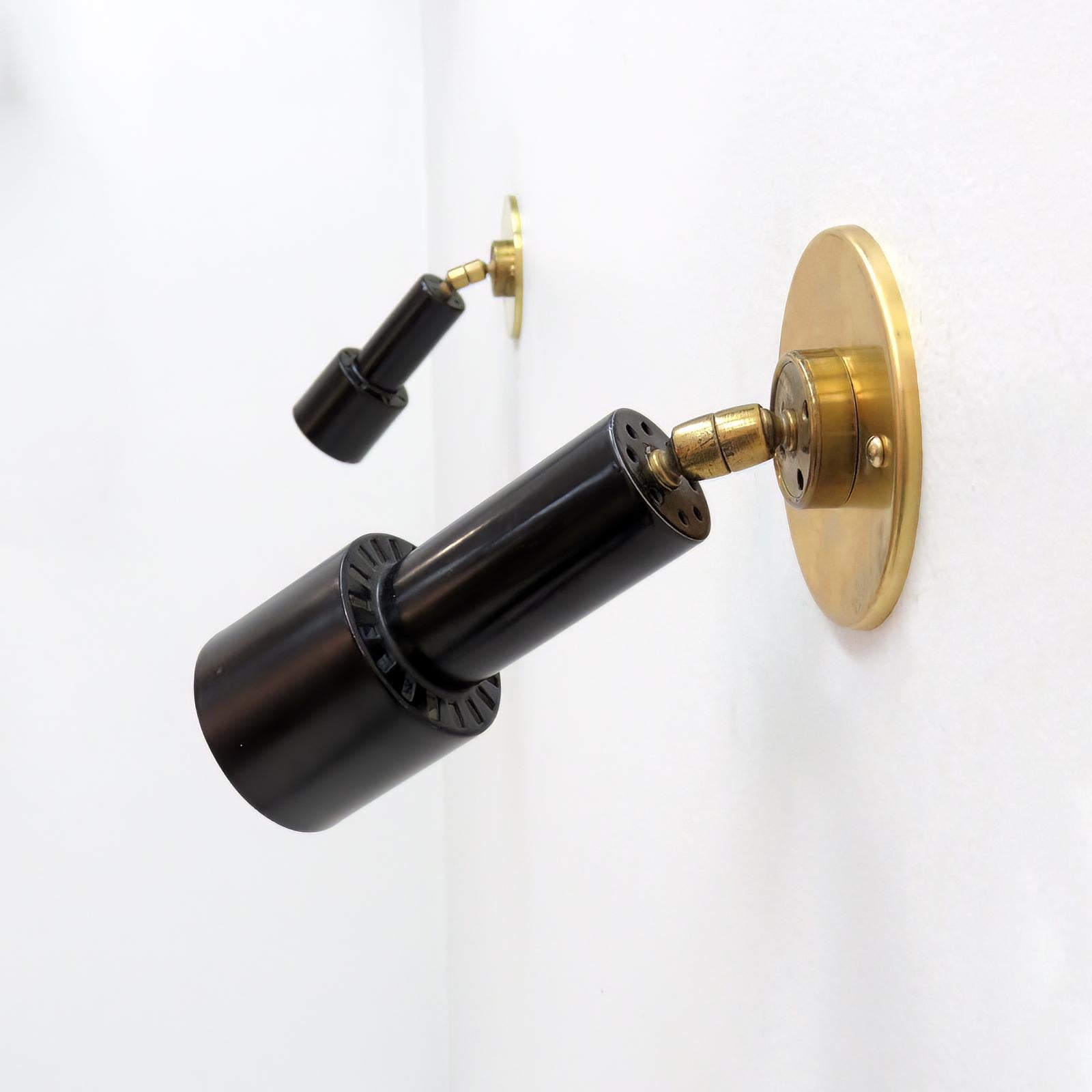 Mid-Century Modern Paire de lampes murales Giuseppe Ostuni, années 1960 en vente