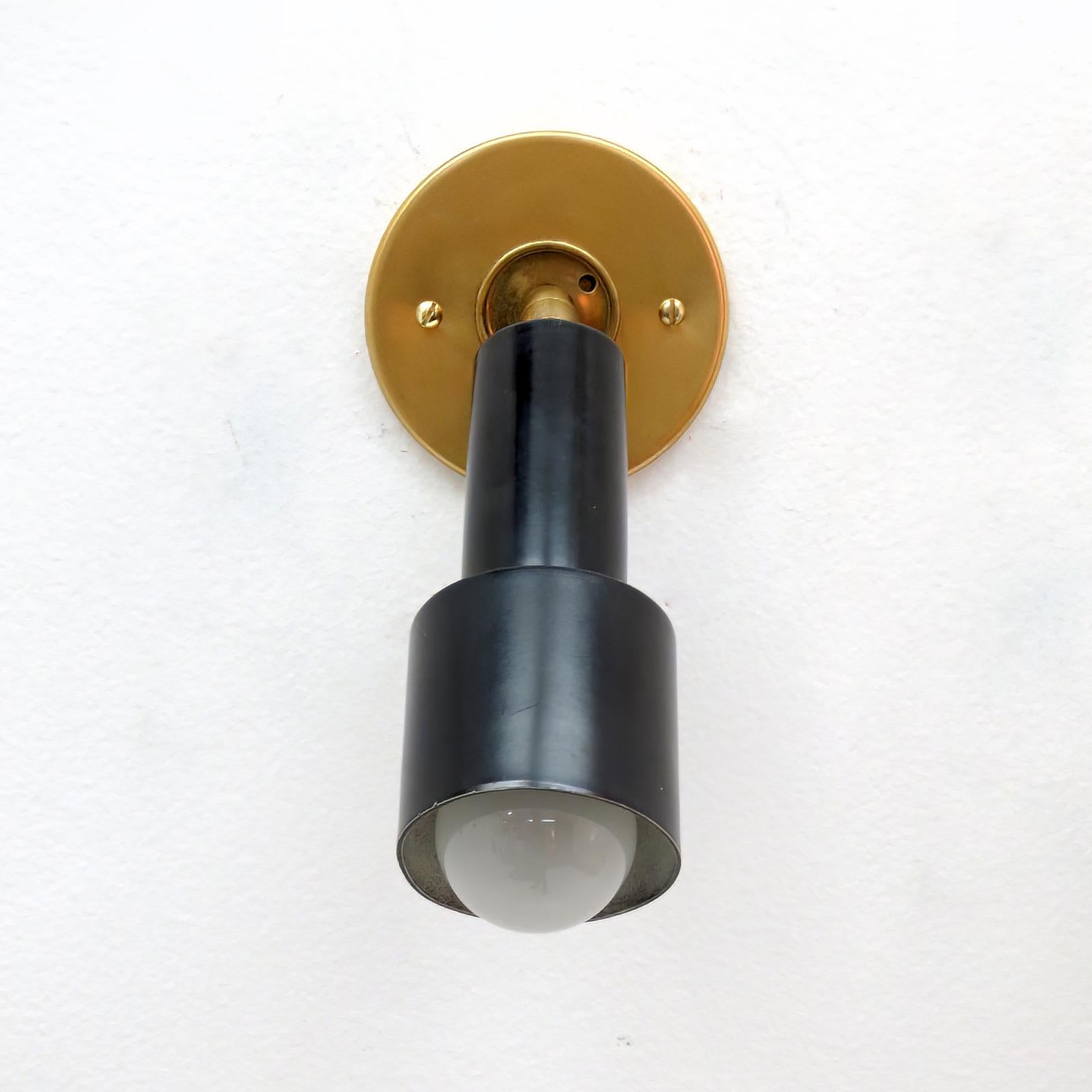 italien Paire de lampes murales Giuseppe Ostuni, années 1960 en vente