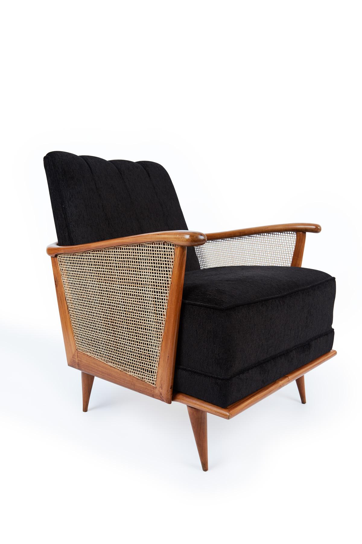 Pair of armchairs in Caviuna wood and fabric, 1950s
Measures: H 80 x W 64 x D 72 cm.