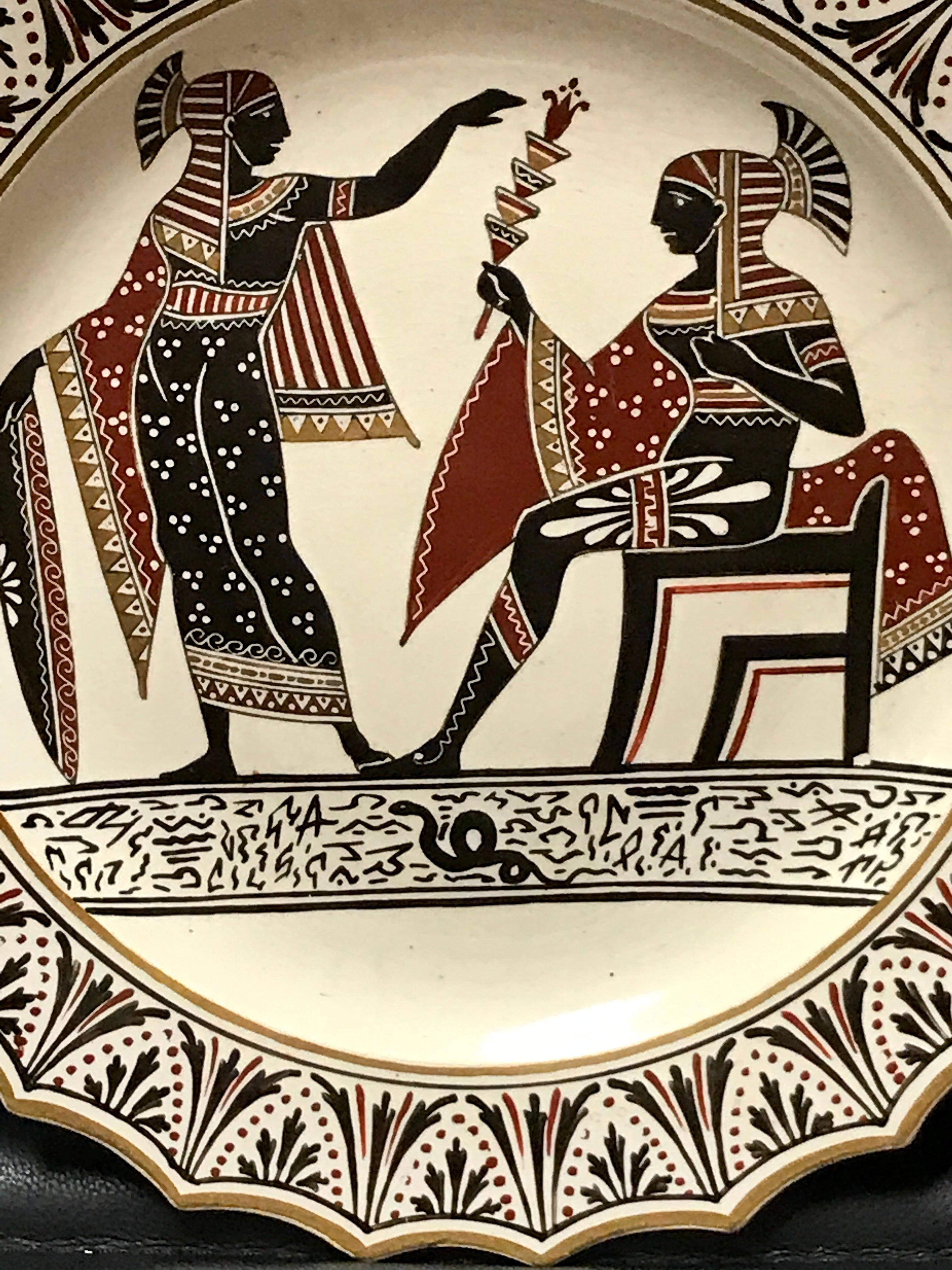 Paire d'assiettes en poterie Giustiniani Egyptomania avec bordures dorées en vente 8
