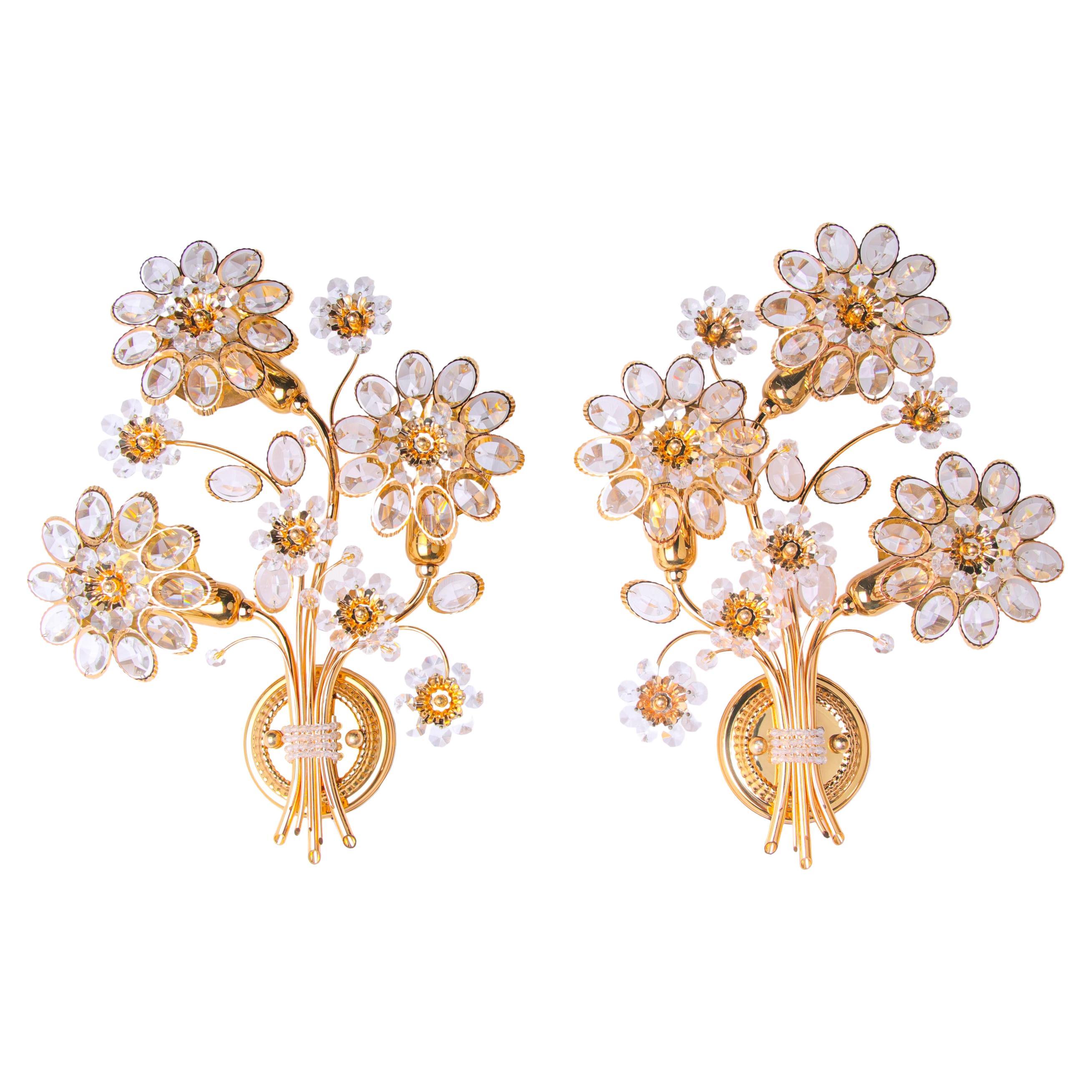 Coppia di sconsigliate lampade da parete Palwa con cristalli Swarovski e ottone dorato 1960