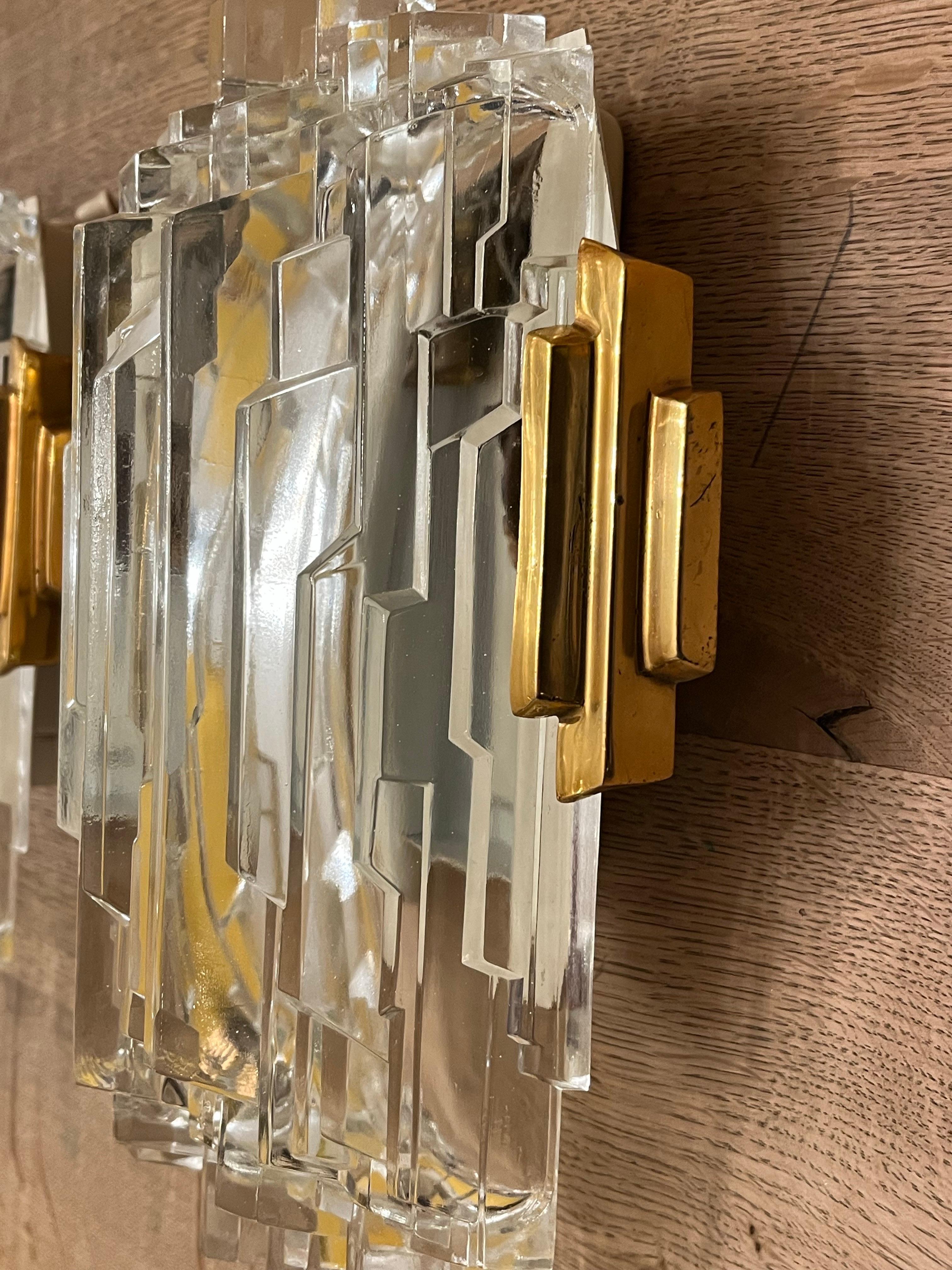 Paire d'appliques art déco en verre et laiton, Kalmar, Autriche, 1960 Bon état - En vente à Bronx, NY