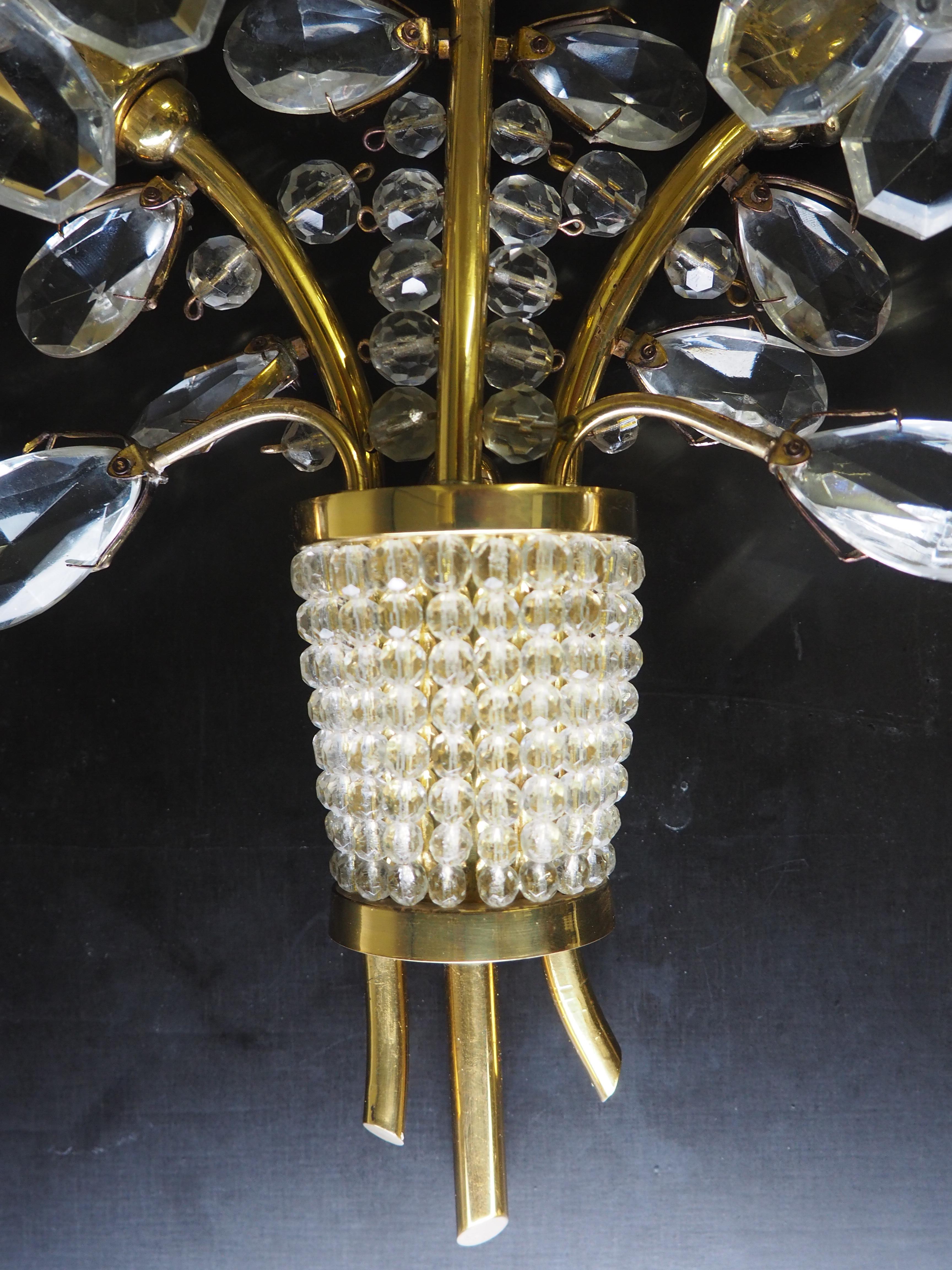 Pair of Glass and Brass Flower Wall Sconces, Attributed to Lobmeyr, circa 1950s In Good Condition In Wiesbaden, Hessen
