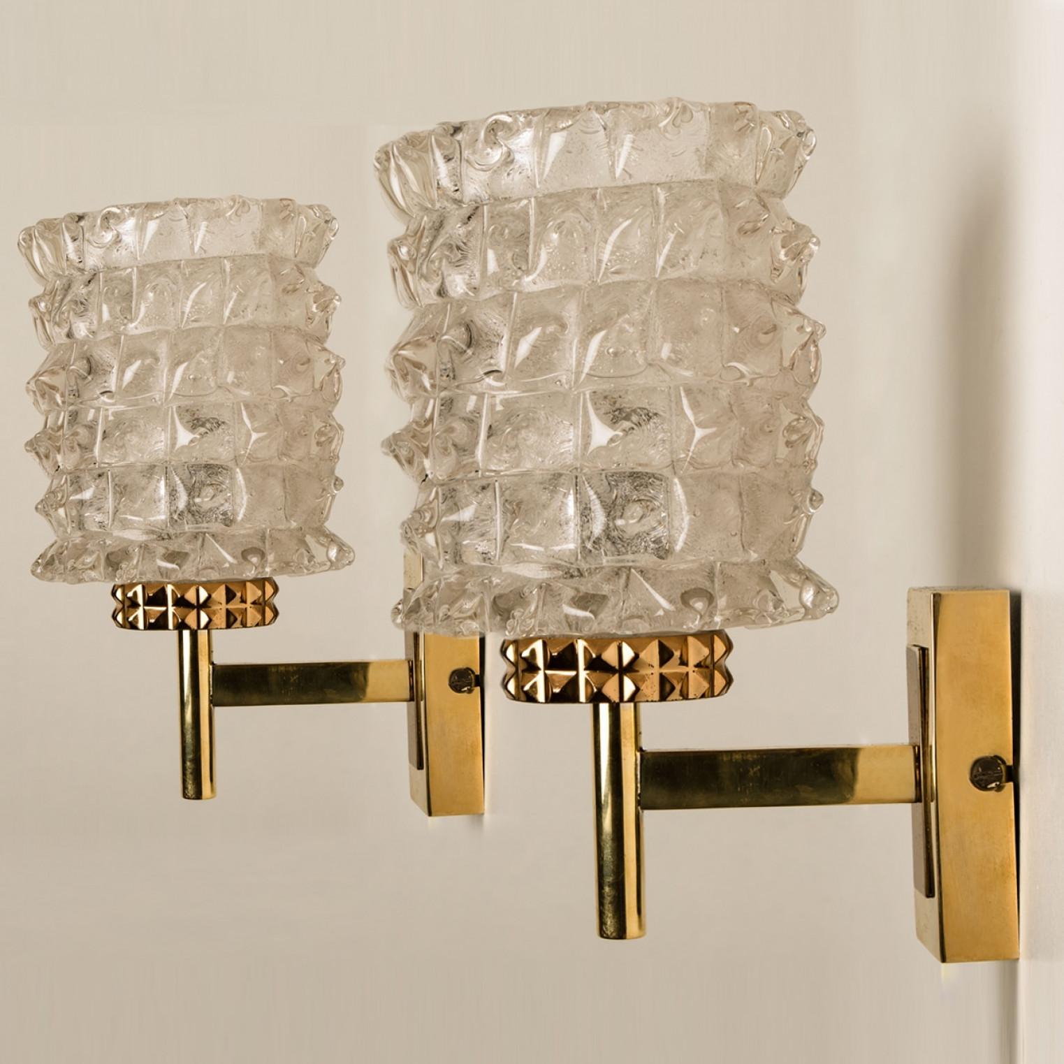Wandleuchten aus Glas und Messingglas, 1970er Jahre, Paar (Moderne der Mitte des Jahrhunderts) im Angebot