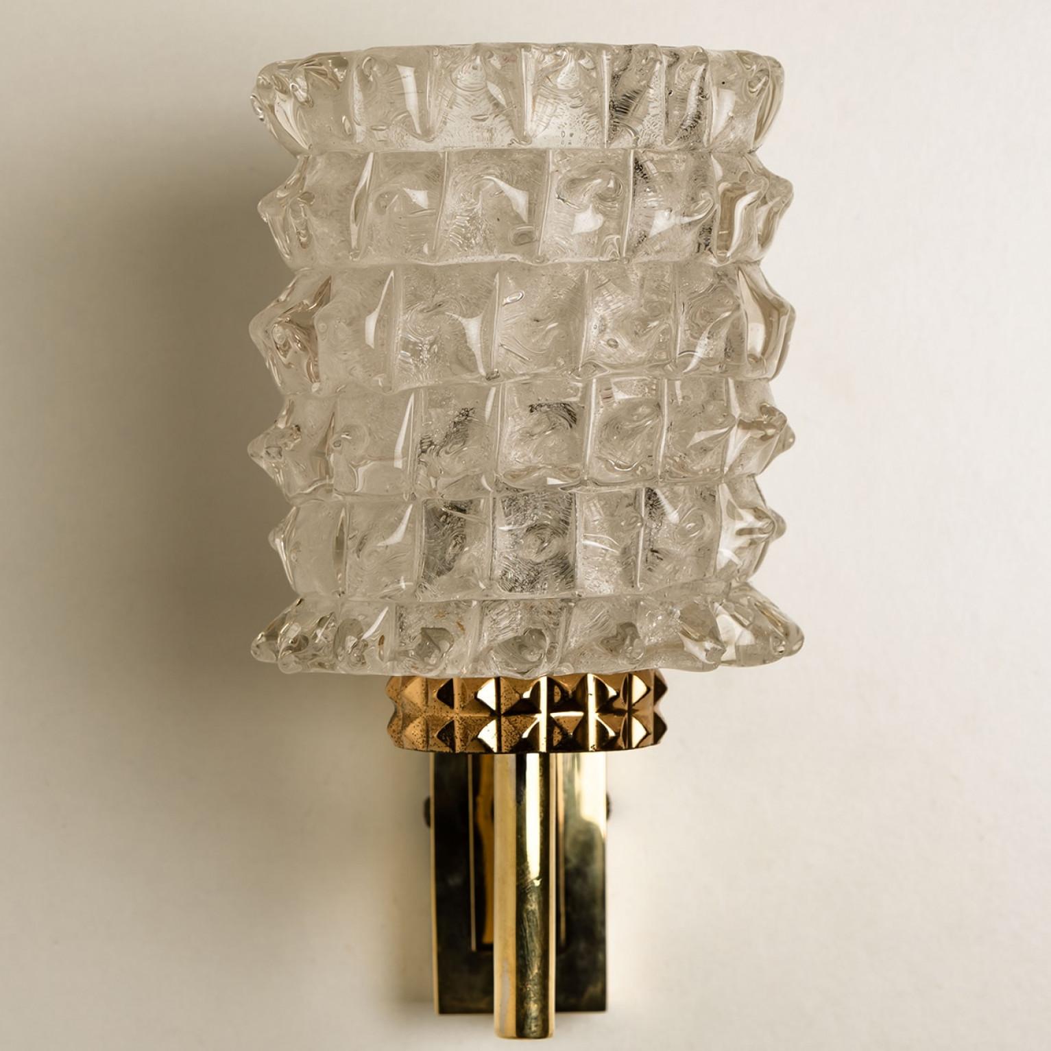 Wandleuchten aus Glas und Messingglas, 1970er Jahre, Paar im Angebot 2