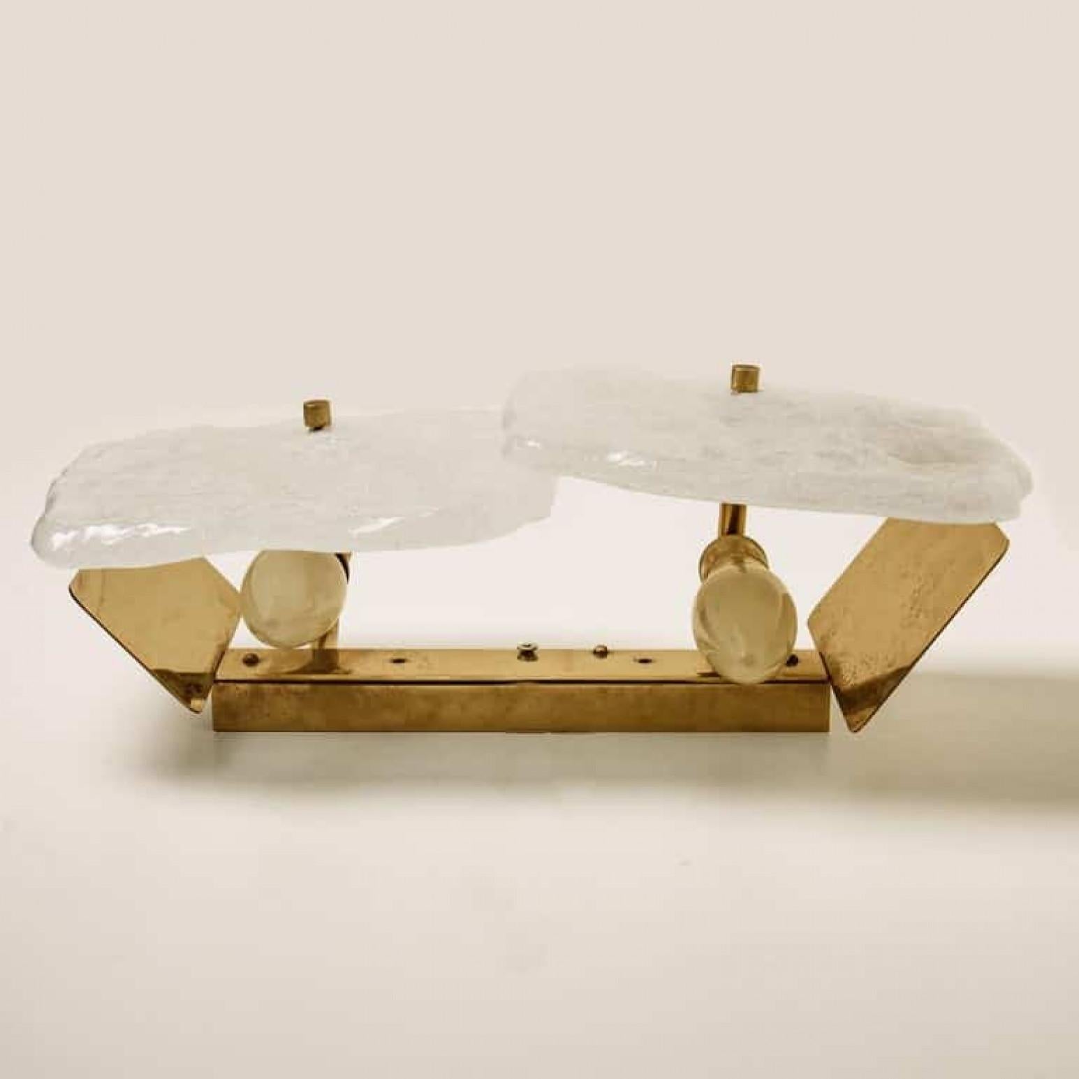 Pair of Glass and Brass Light Fixtures Designed by J.T Kalmar, Austria, 1960s siglo XX en venta