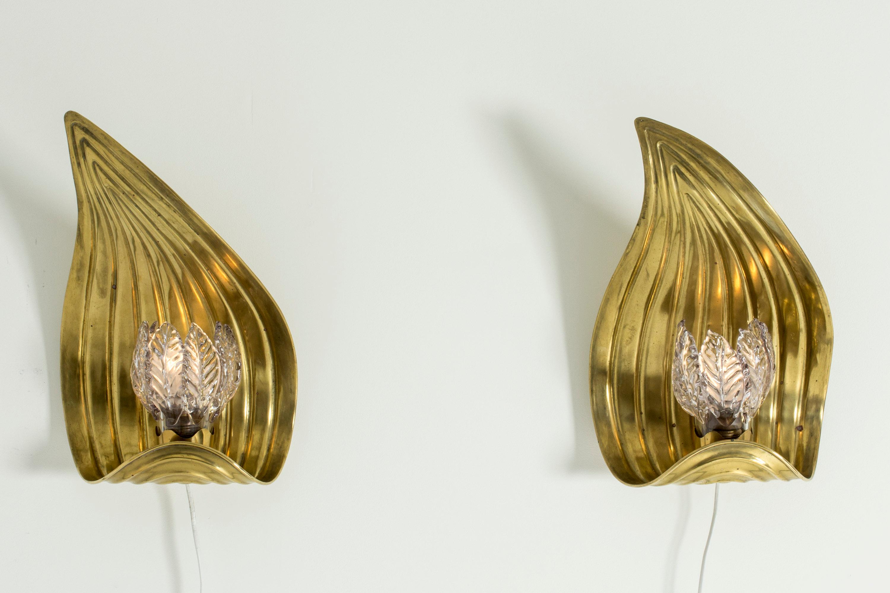 Scandinavian Modern Pair of Glass and Brass Swedish Modern Wall Lights, 1940s For Sale