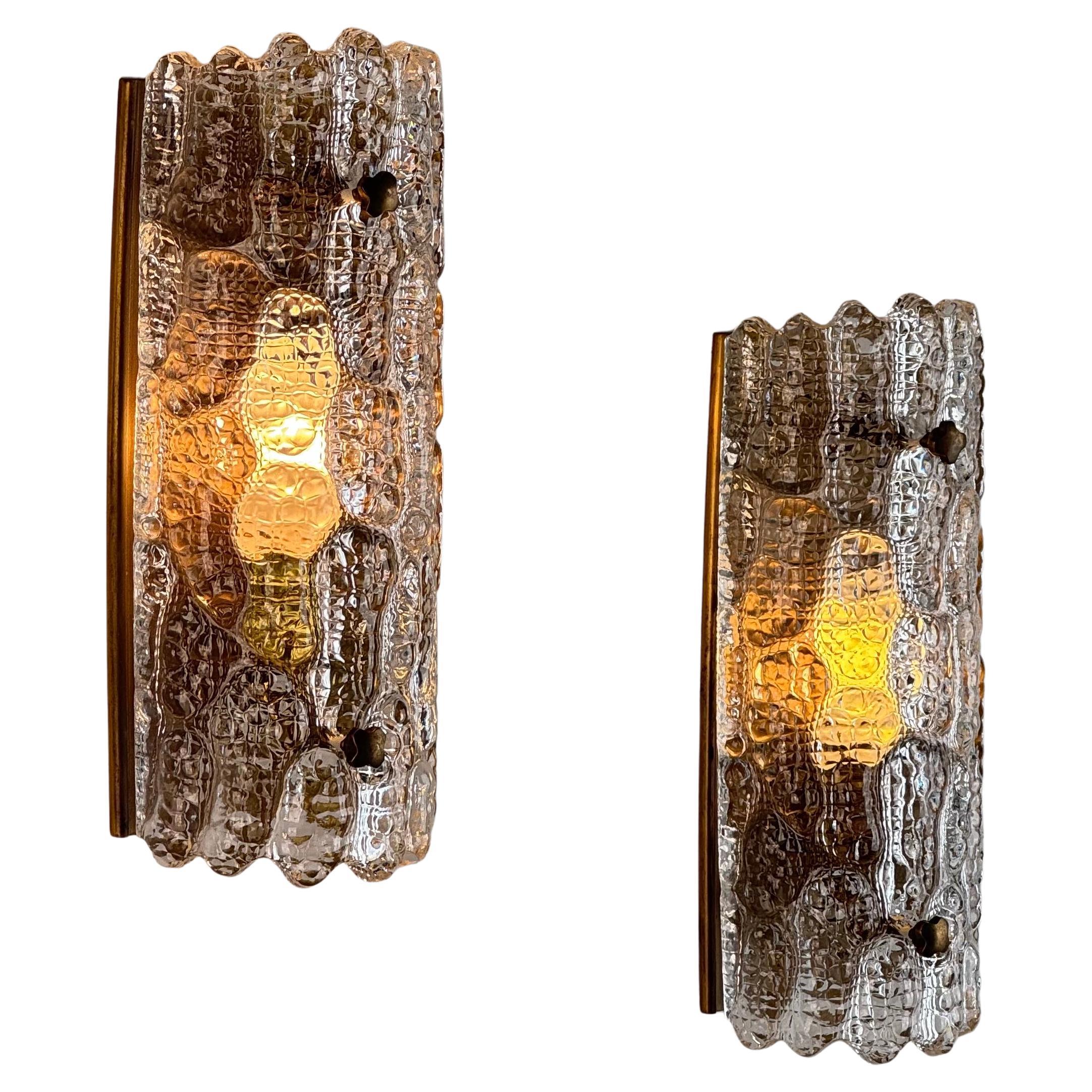 Ein Paar Wandleuchten aus Glas und Messing von Carl Fagerlund für Orrefors, 1970er Jahre