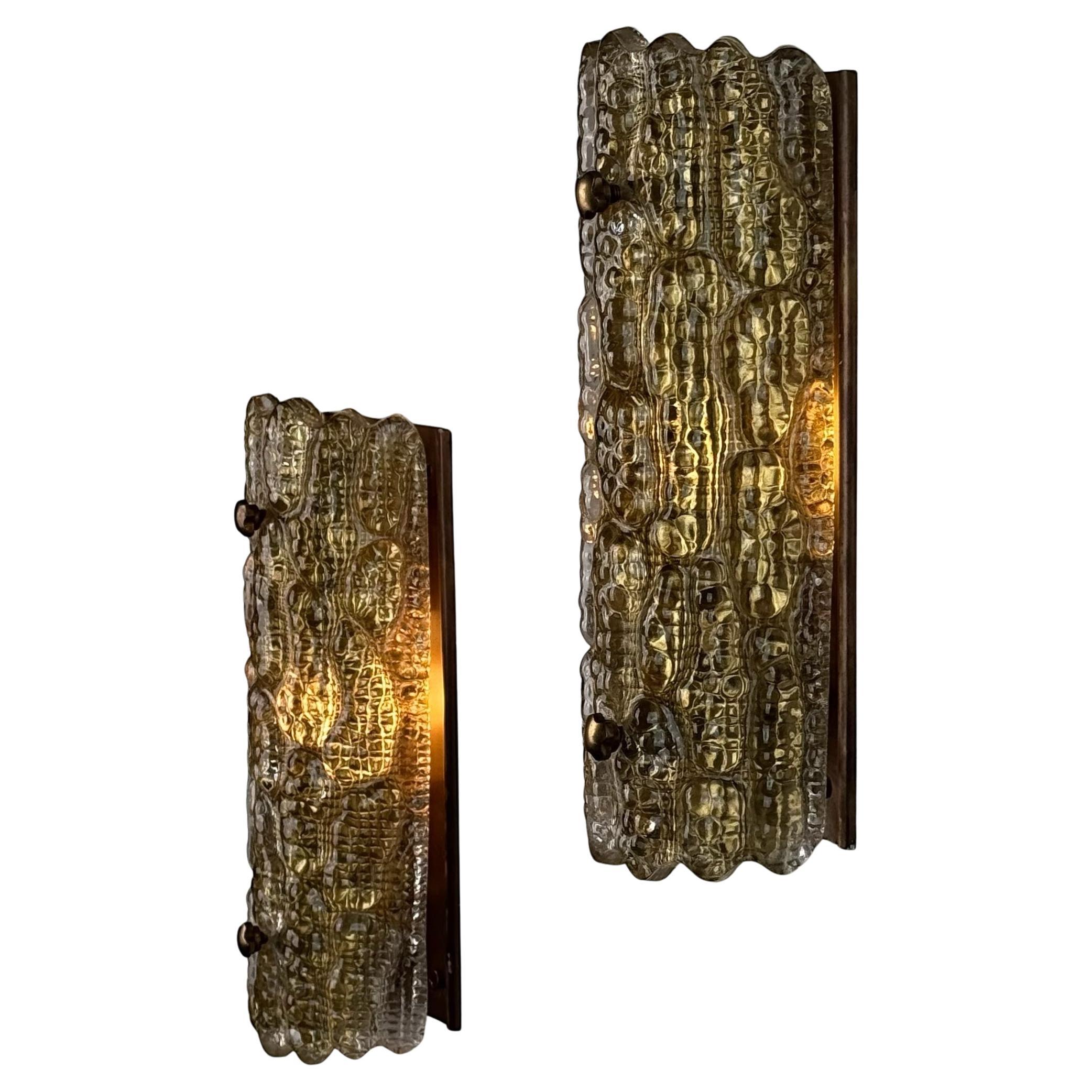 Pair of Glass and Brass Wall Lights by Carl Fagerlund for Orrefors, 1970s en venta