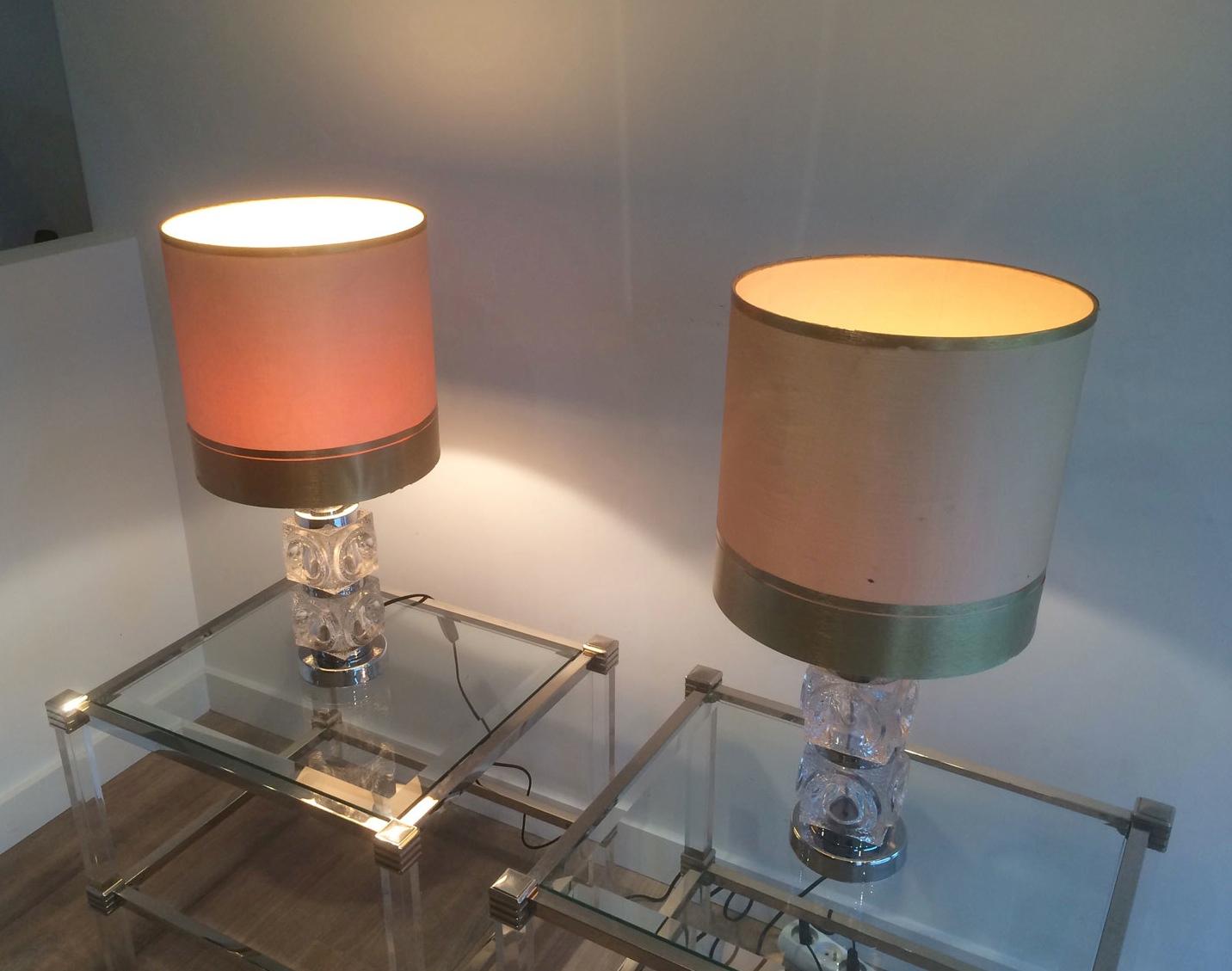Pareja de lámparas de mesa de cristal y cromo, francesas, circa 1970 Moderno de mediados de siglo en venta
