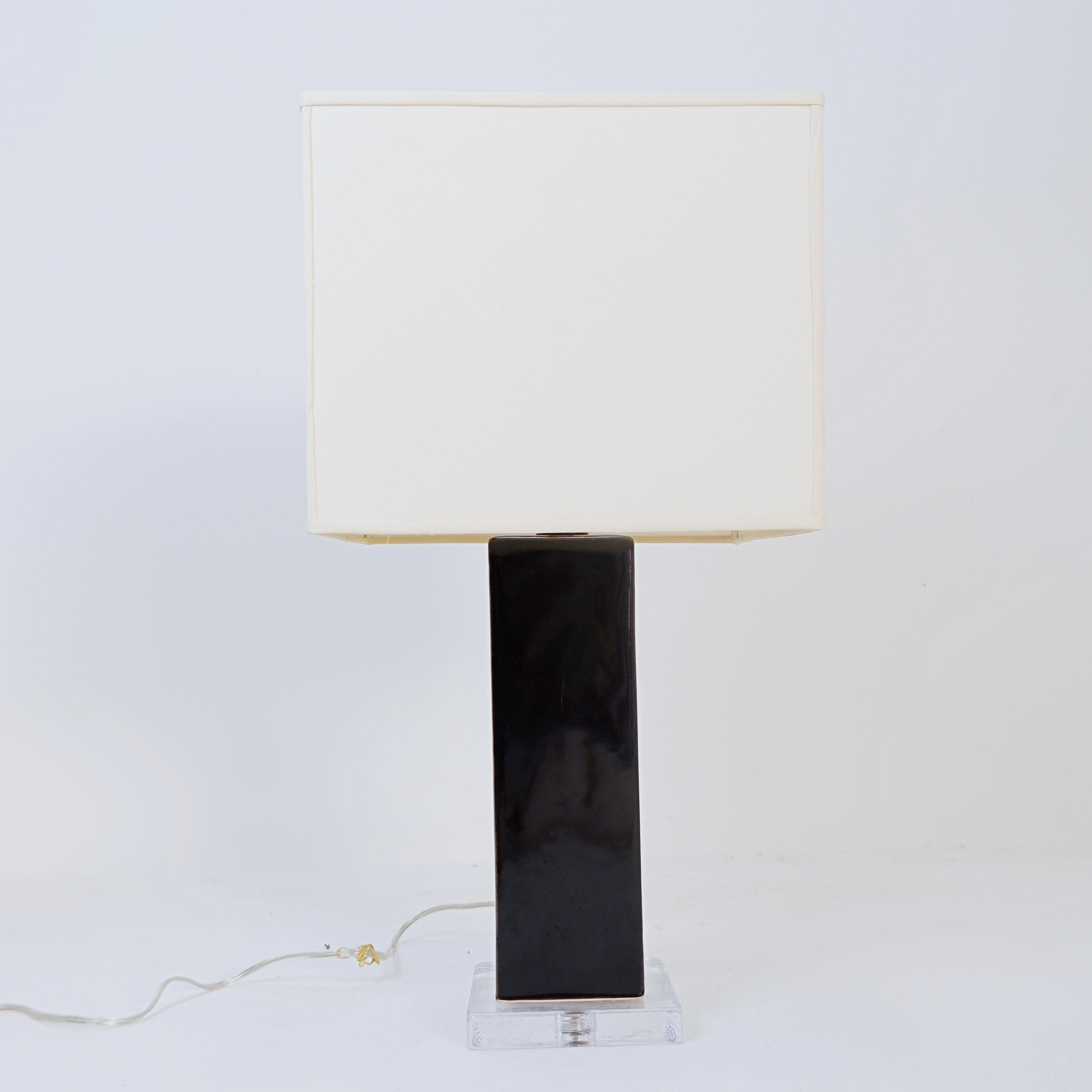 Paire de lampes de table en verre et céramique émaillée brun brillant 