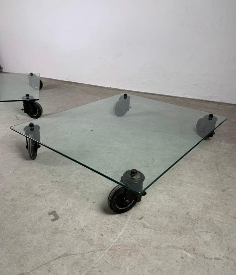 Pair of glass and metal low tables by Gae Aulenti for Fontana Arte, 1970s  For Sale 5