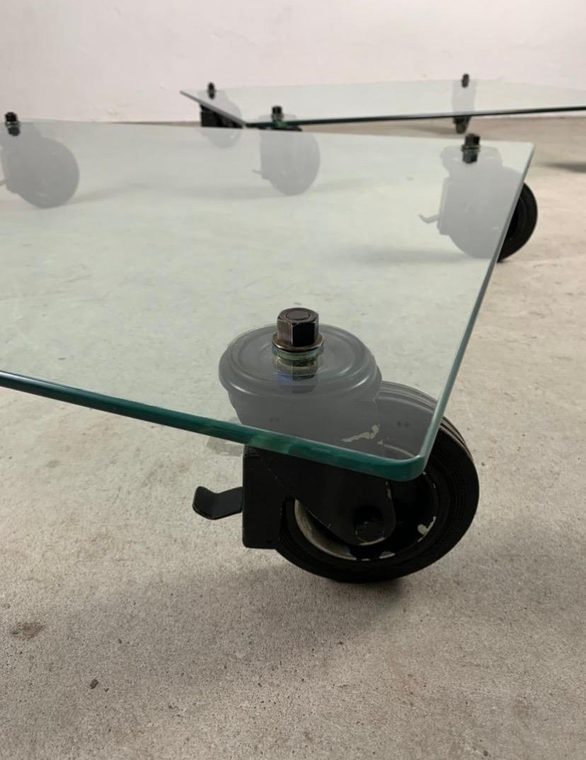 Pair of glass and metal low tables by Gae Aulenti for Fontana Arte, 1970s  For Sale 6