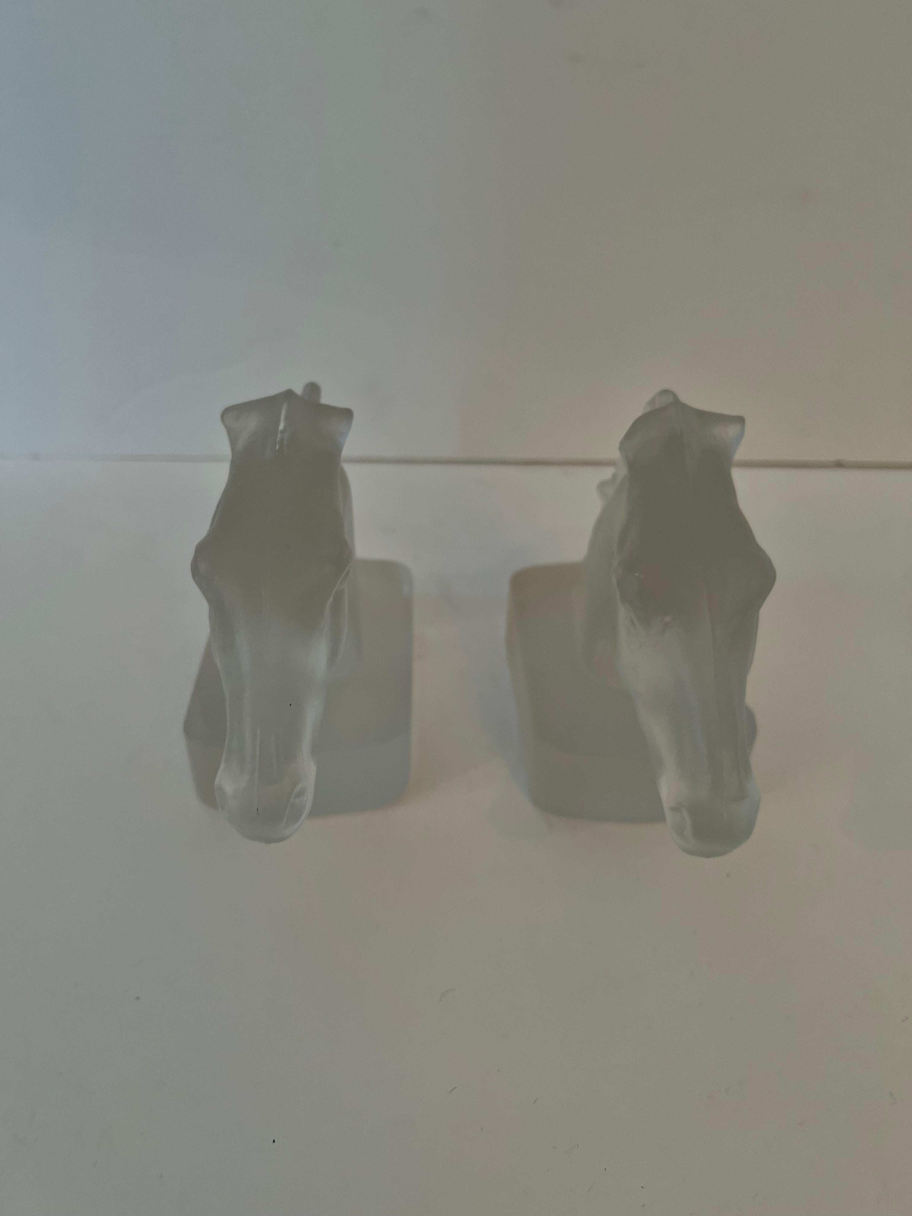 Pair of Glass Bookends in the Style of Lalique In Good Condition For Sale In Los Angeles, CA